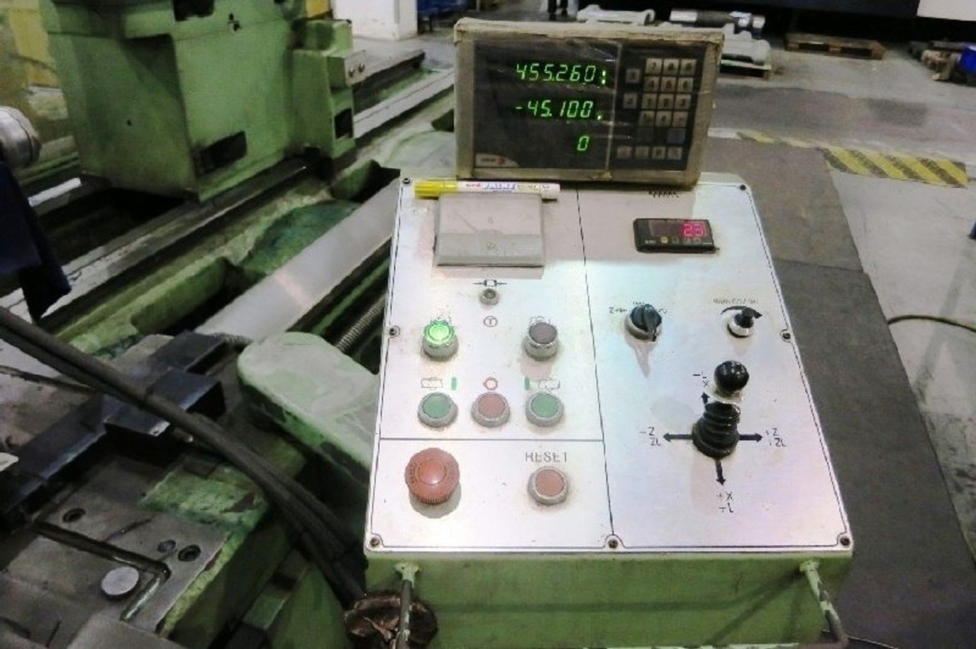 59"X33" Hankook Mdl KMIII X 1500 X 10,000 Heavy Duty Precision Engine Lathe, S/N 40E08815, New 2009 - Image 6 of 8