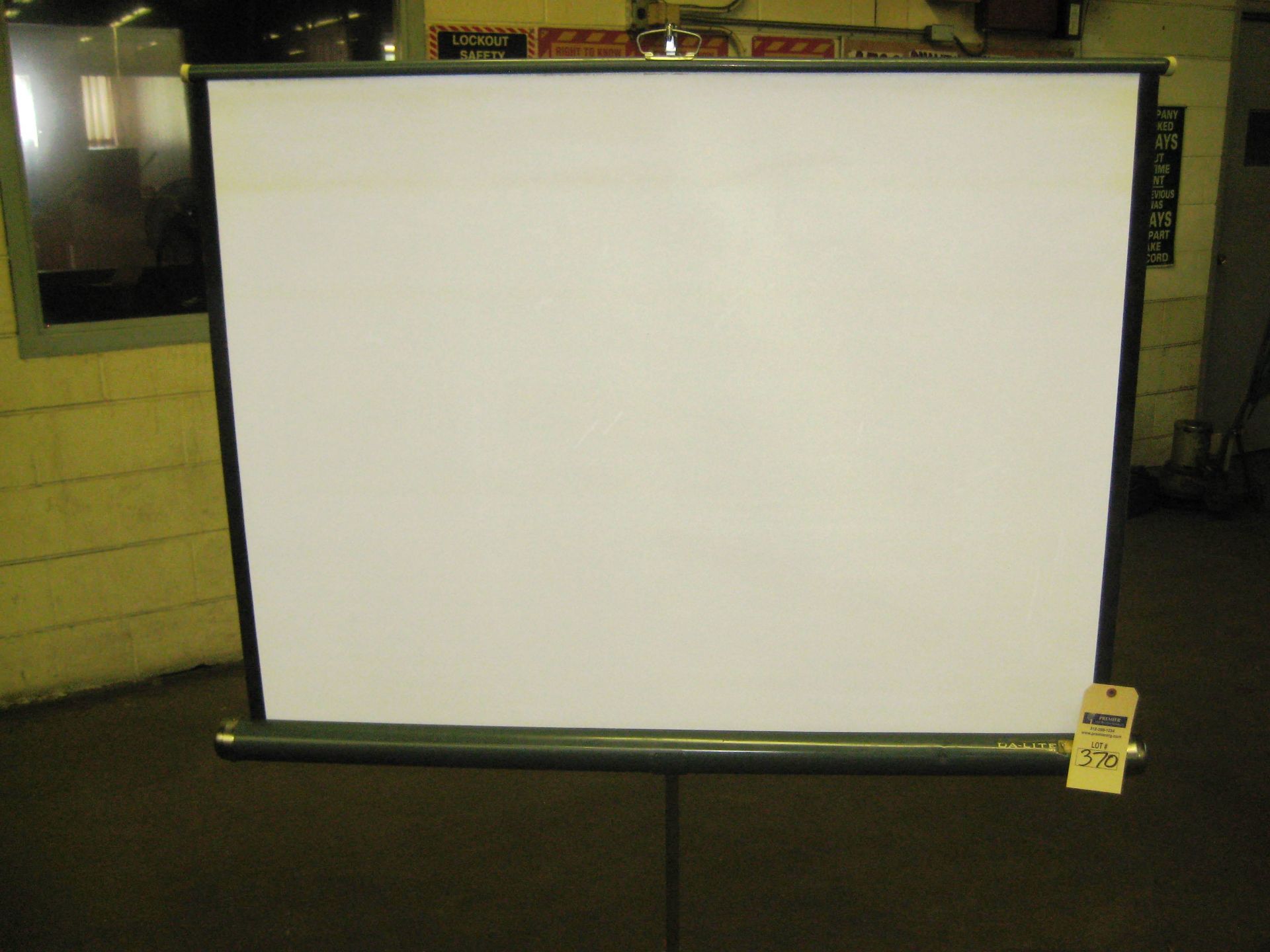 Projection Screen