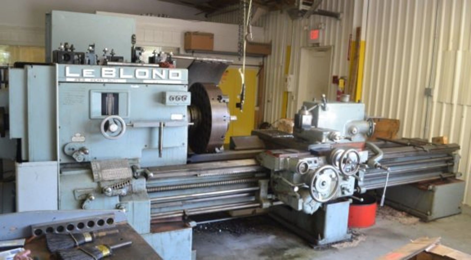 LeBlond Servo Shift 2516 28" x 96" Engine Lathe