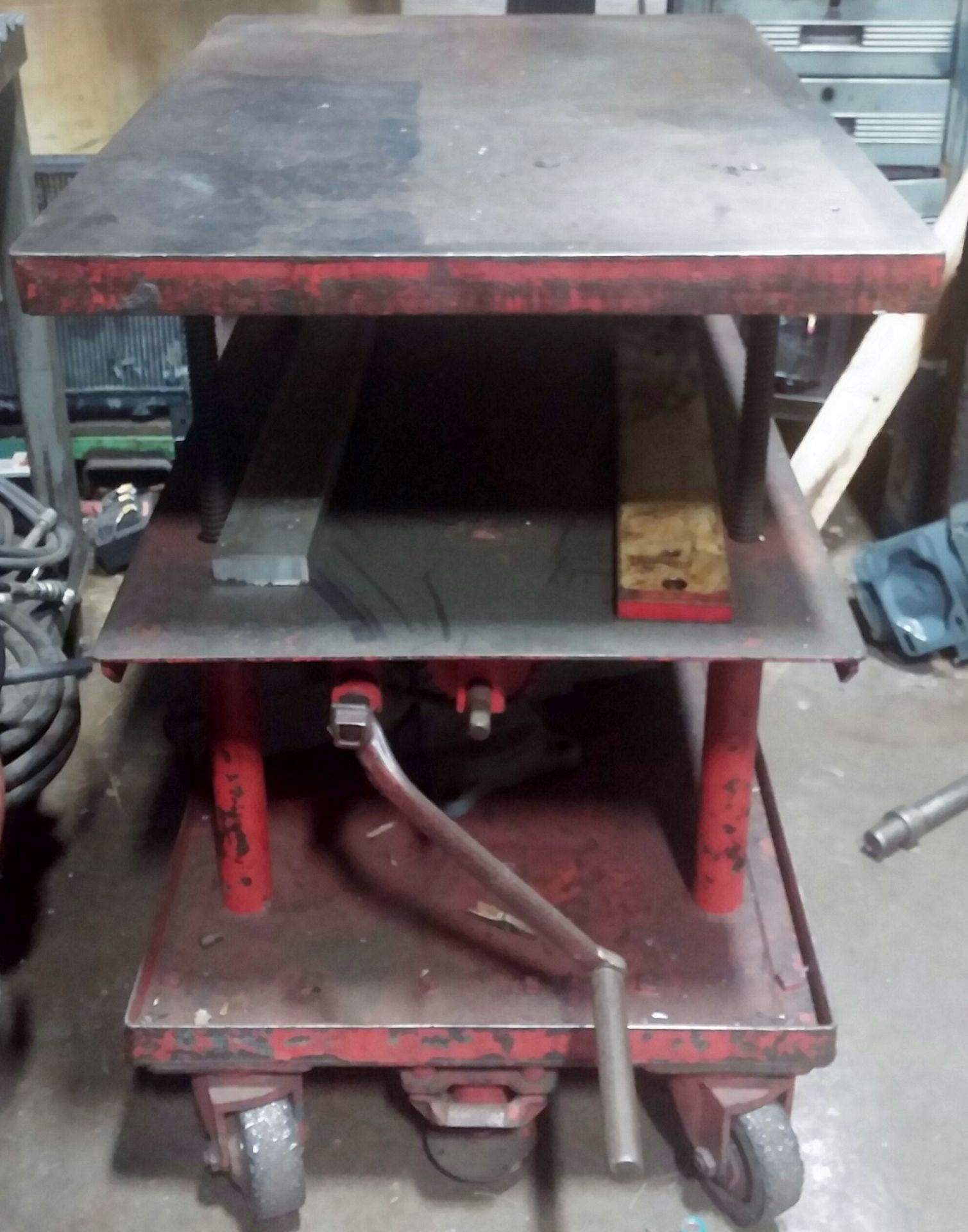 DIE CART (NEAR MAINTENANCE)