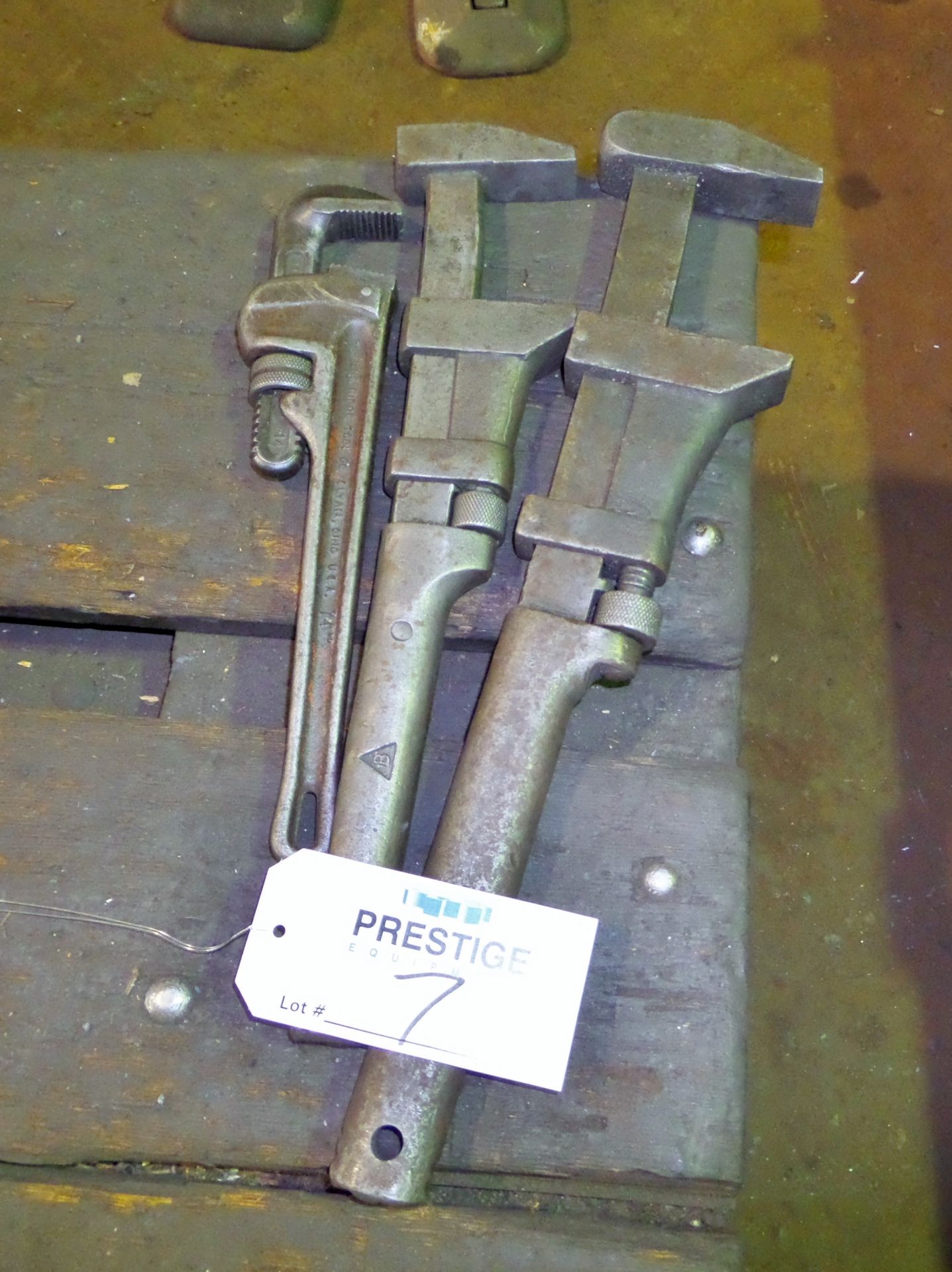 PIPE WRENCHES