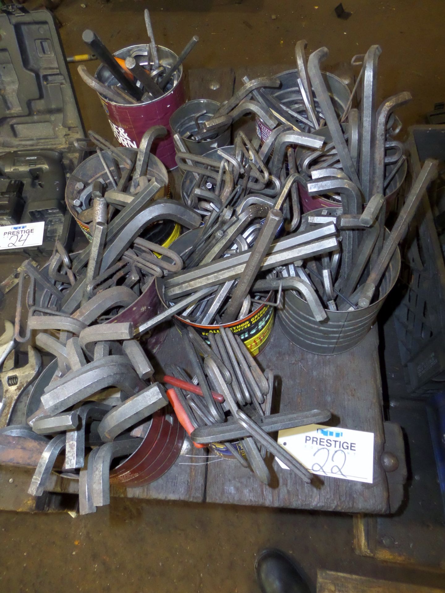 LARGE AMOUNT OF ASSORTED ALLEN WRENCHES