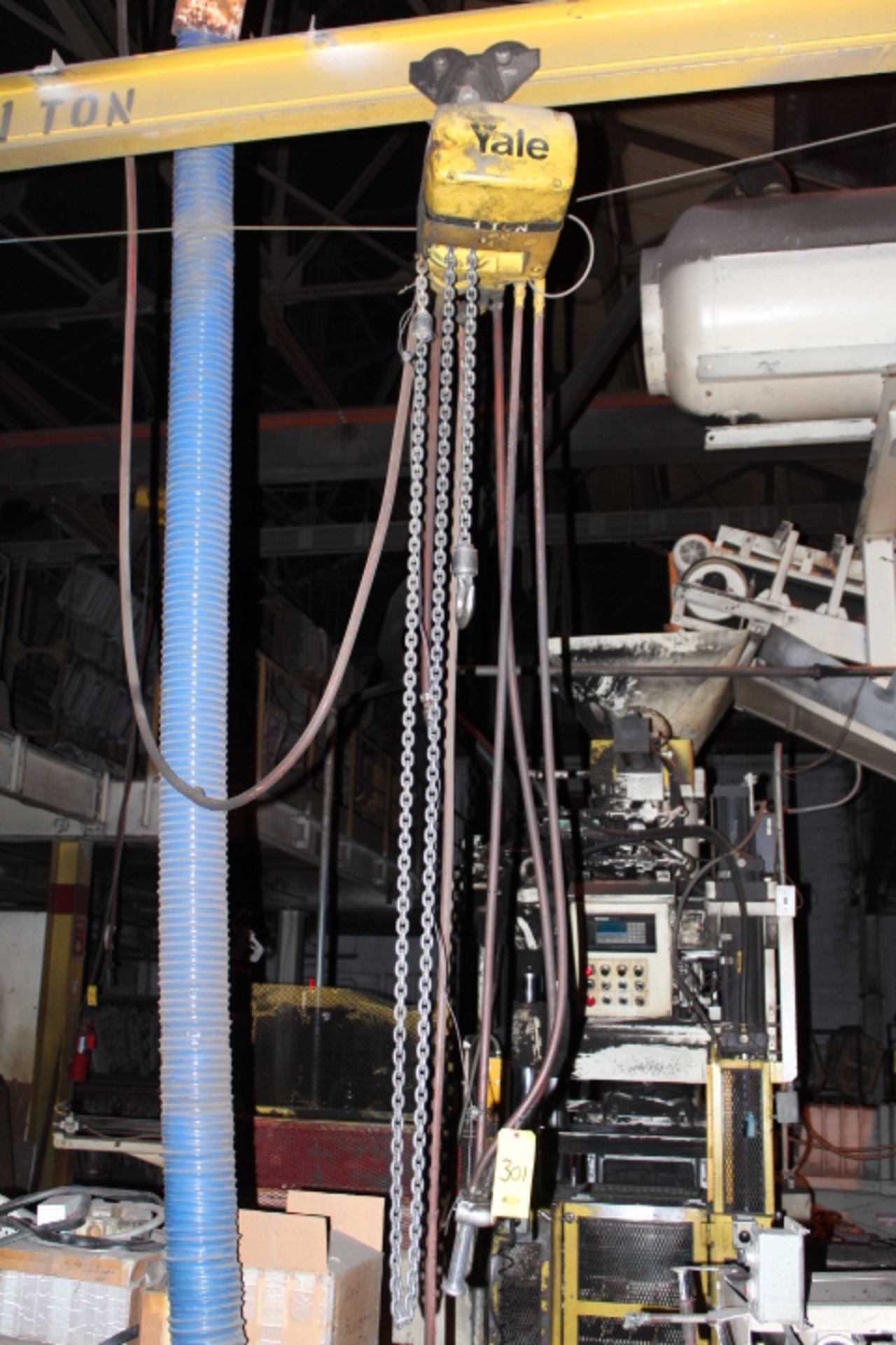 YALE 1-TON ELECTRIC CHAIN HOIST