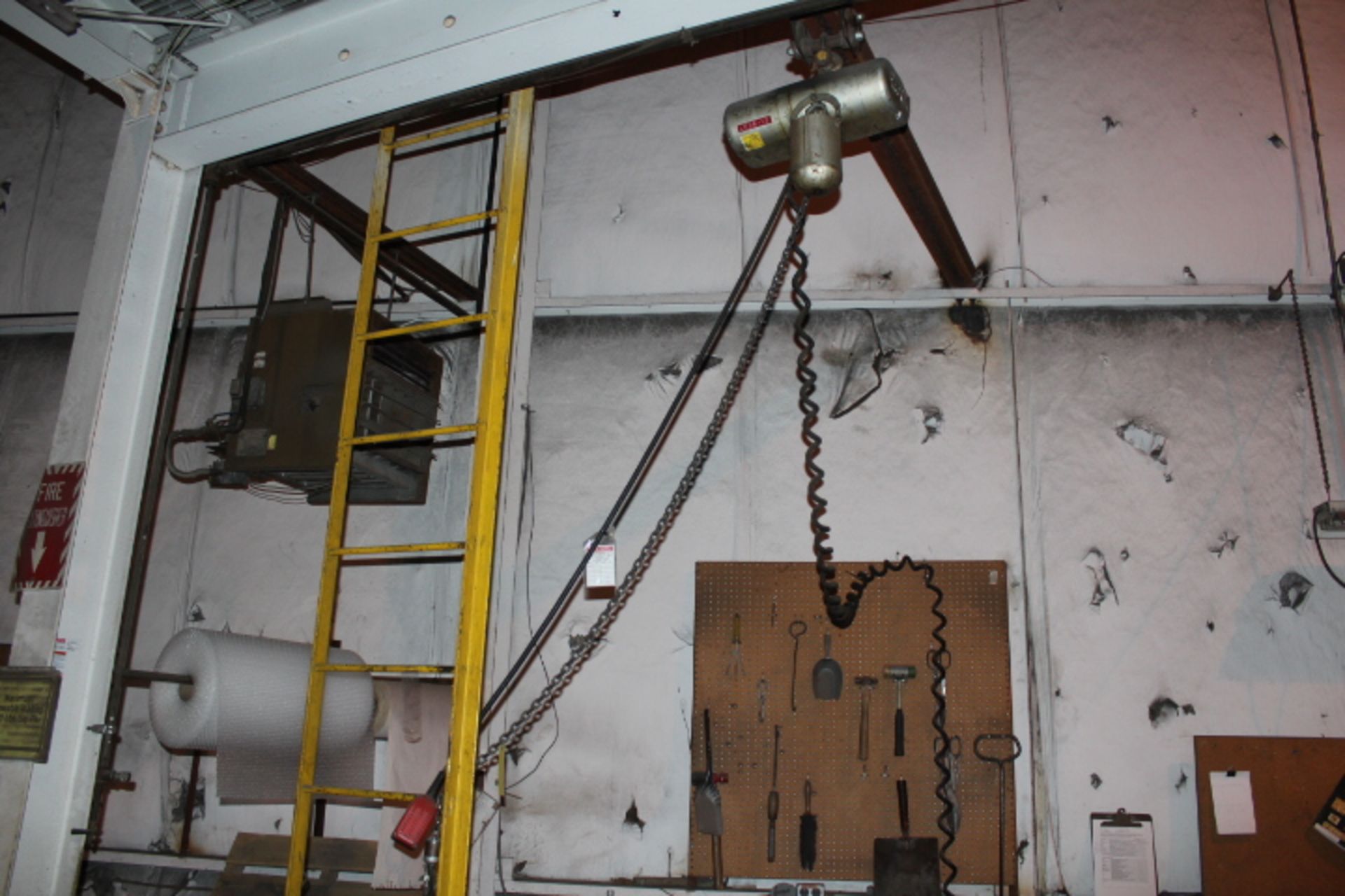 CM 1/4 TON ELECTRIC CHAIN HOIST