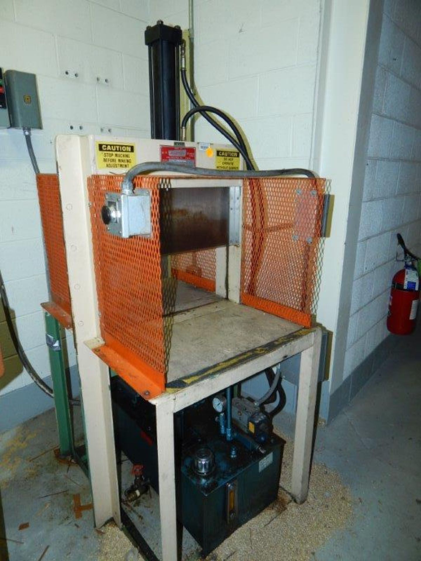 (1) USED GOODMAN GUILLOTINE, MODEL 5-5, S/N 1821, 10" HIGH X 24" WIDE. - Image 4 of 5