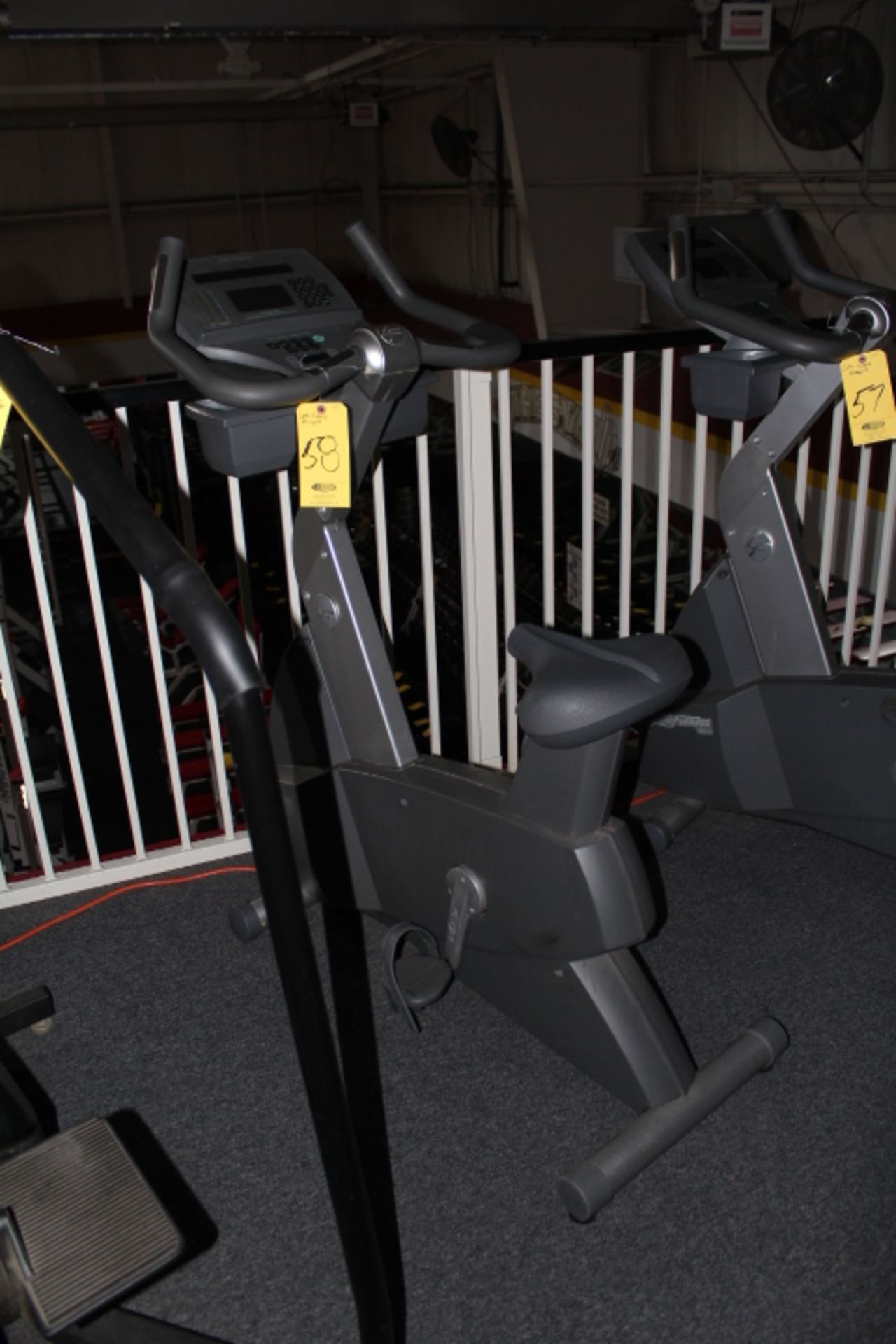 LIFE FITNESS 95CI UPRIGHT BIKE