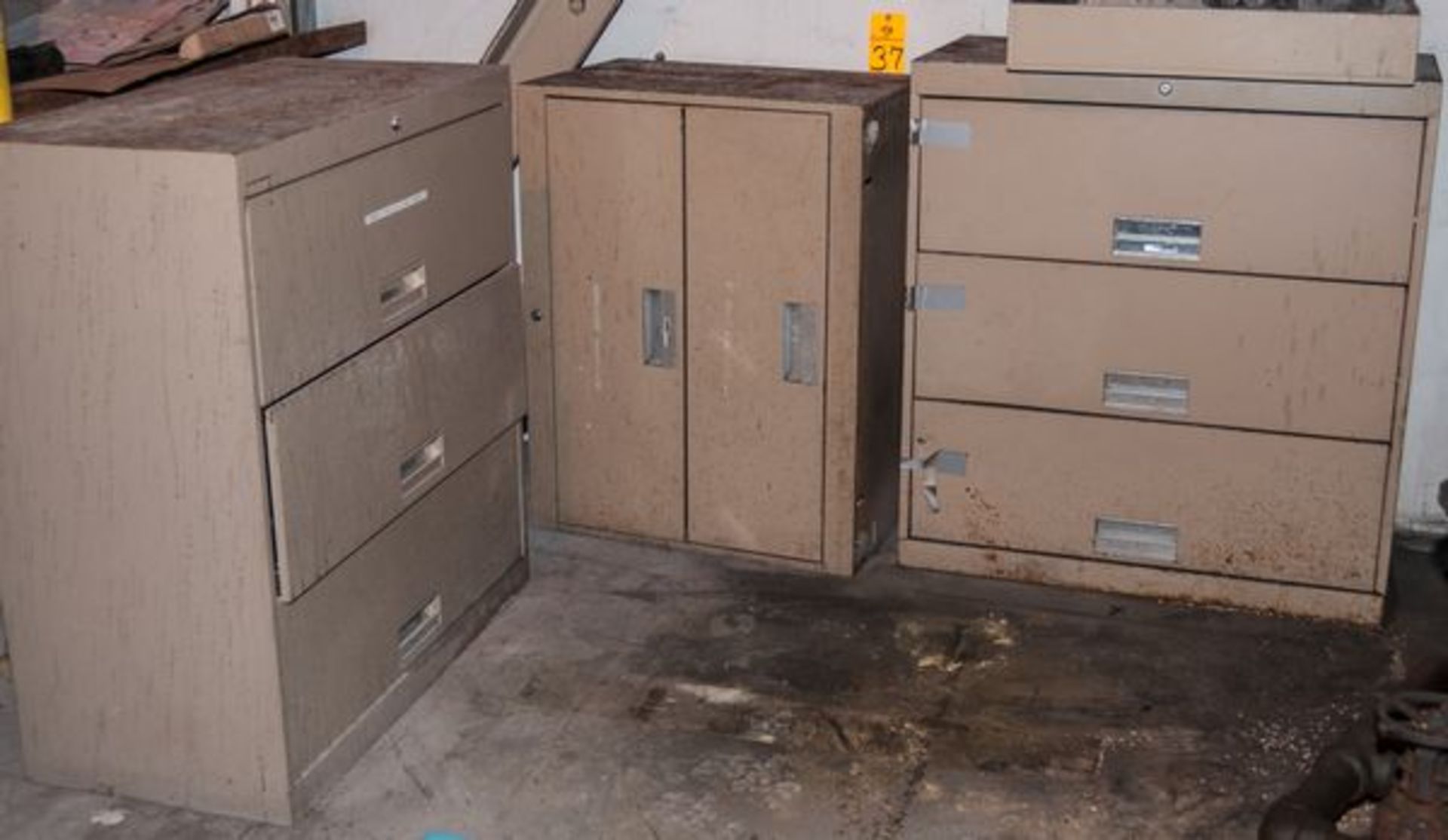 (3) LATERIAL FILE CABINET (580)