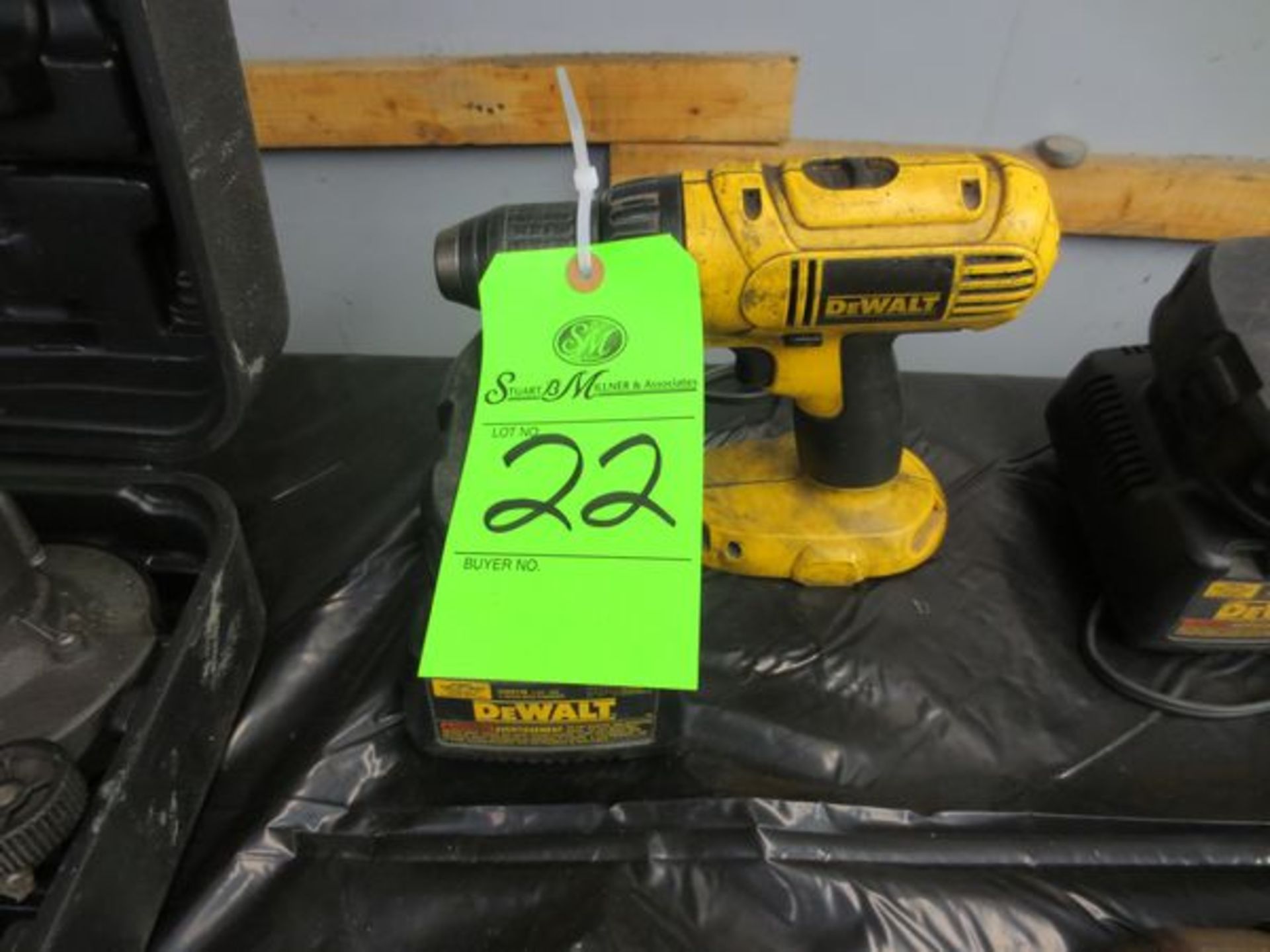 DeWalt 1/2" cordless drill  Model DC970 - Image 2 of 2