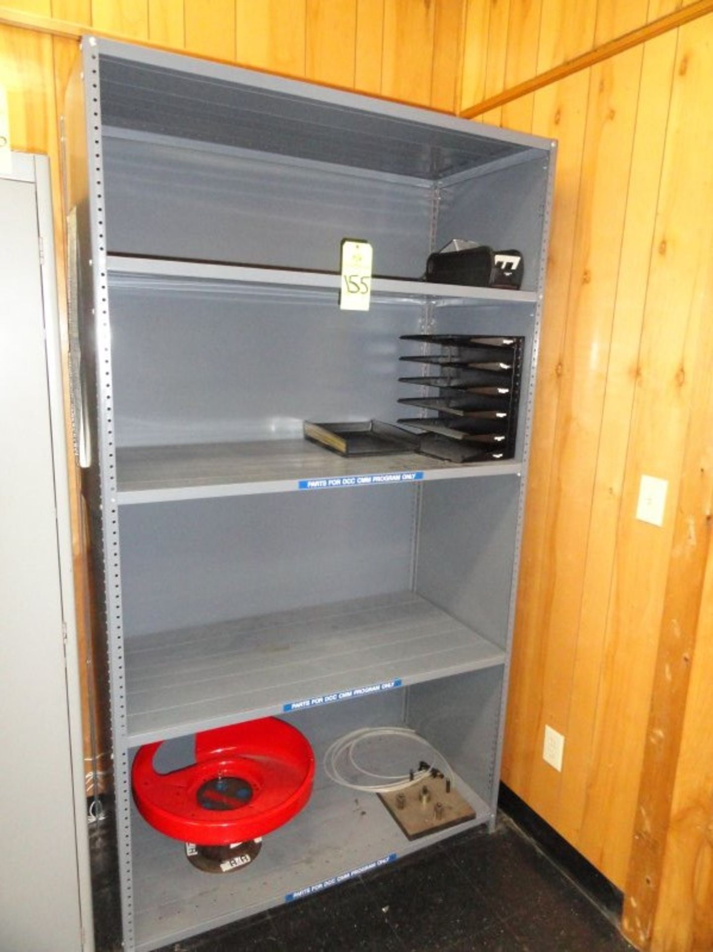 Metal shelving unit