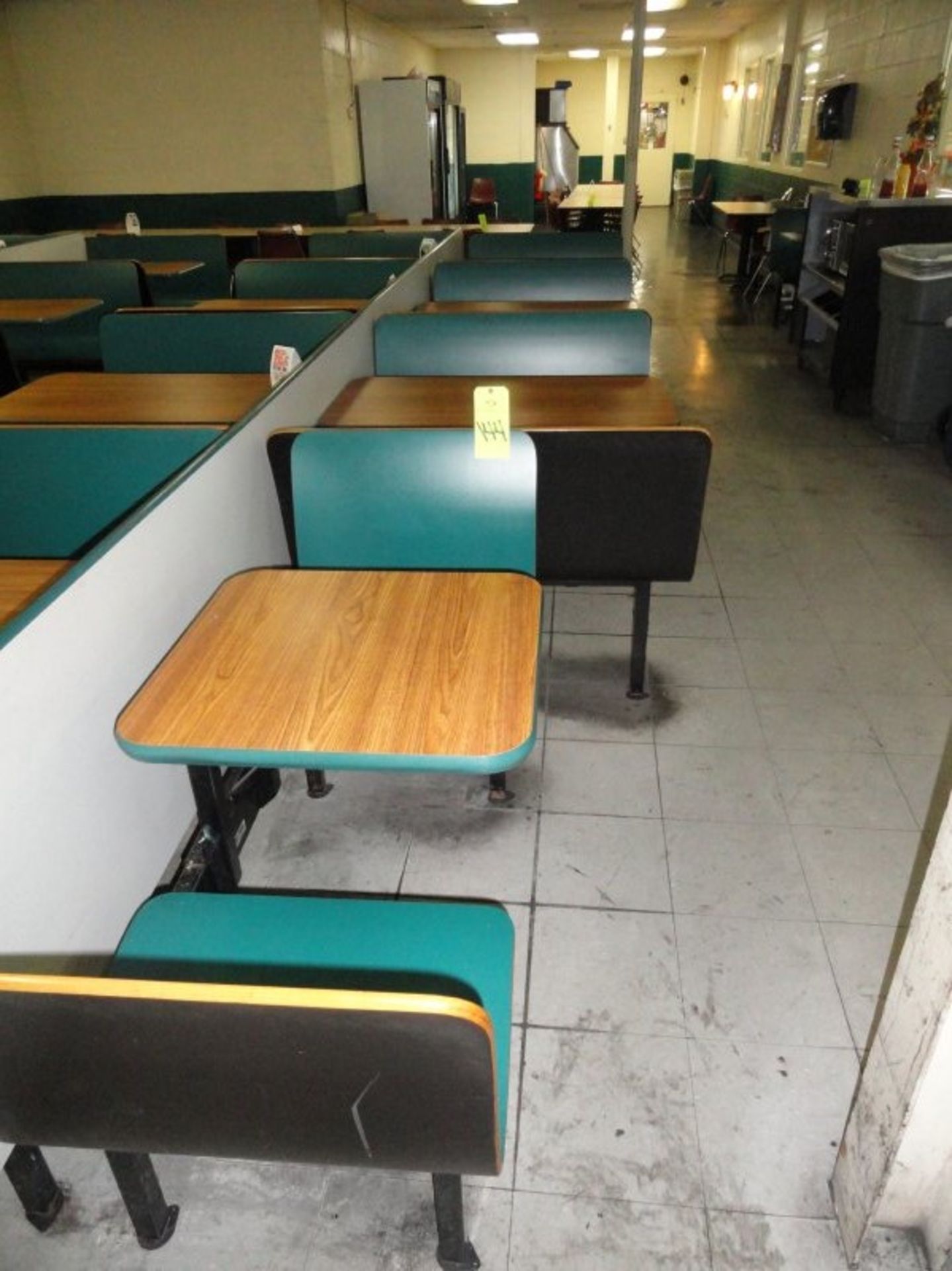 4)lunch booths