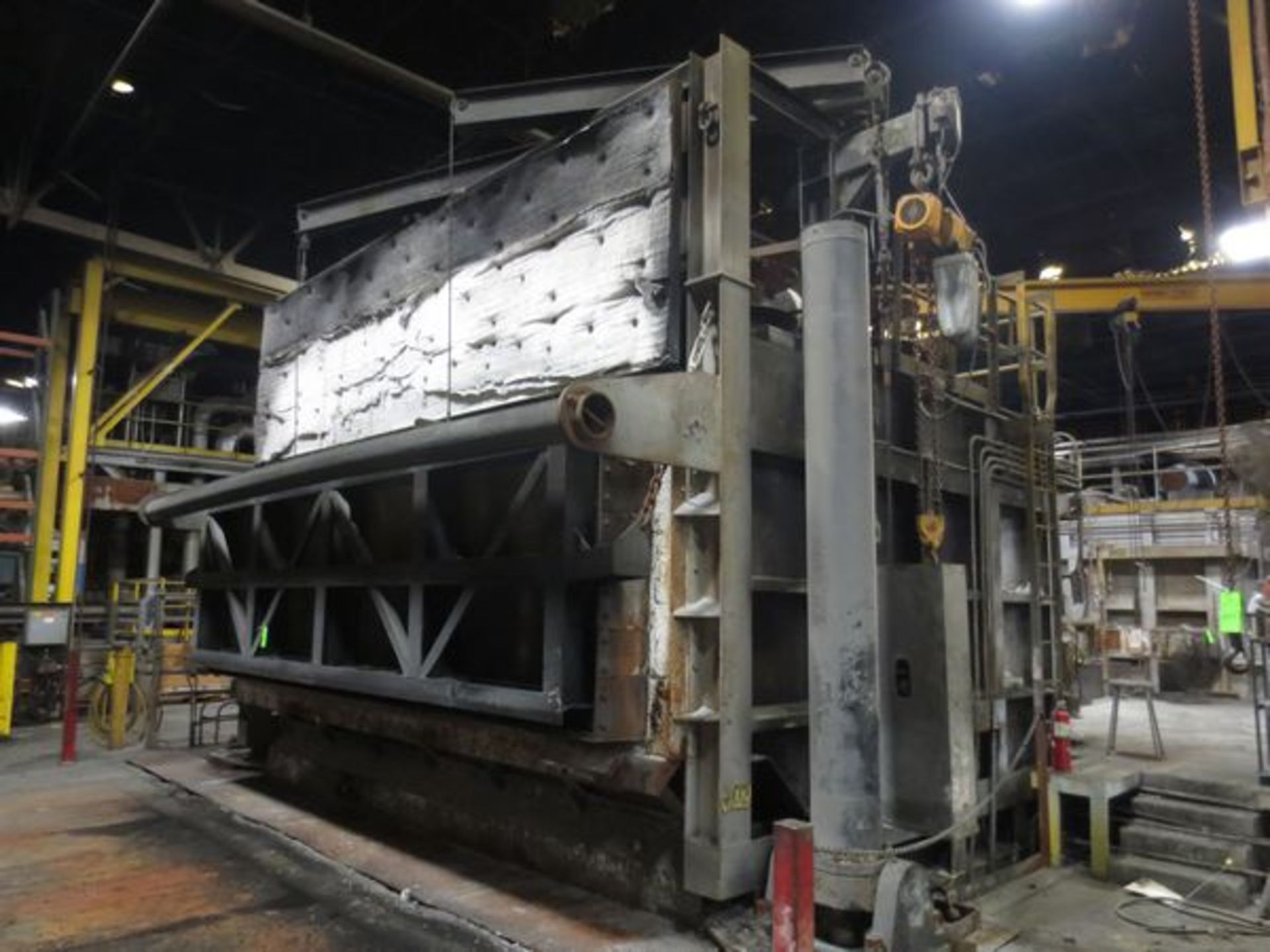 Holding Furnace.... Have a bath Volume calculated to contain 61,827 lbs. of molten aluminum at a - Image 2 of 4