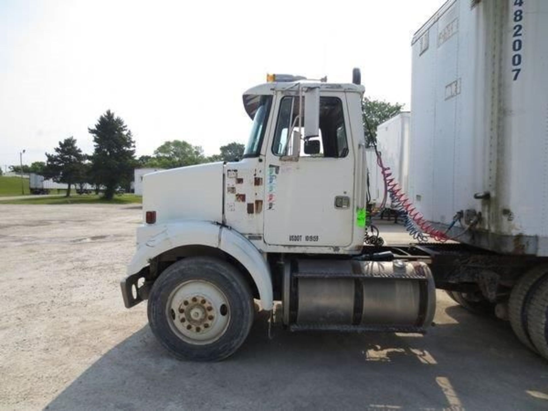 White West Star short yard tractor, 1986, Vin. 1WUABCJE2GN110114  with title ***(Late Delivery - Image 2 of 4