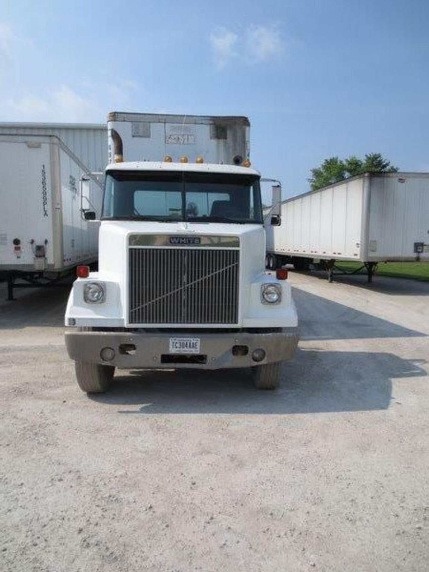 White West Star short yard tractor, 1986, Vin. 1WUABCJE2GN110114  with title ***(Late Delivery - Image 4 of 4