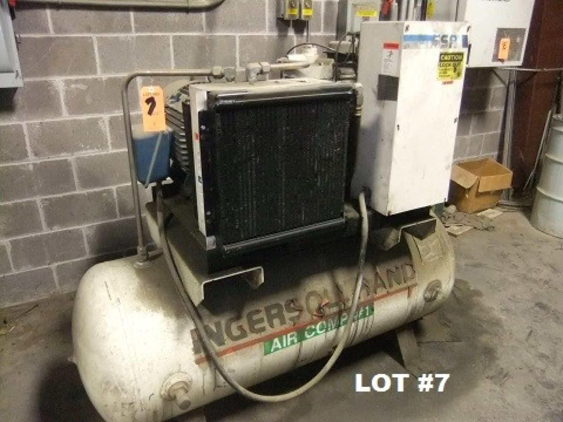 INGERSOLL-RAND SSR 30 HP HORIZ. TANK AIR COMPRESSOR S/N NA (1991)