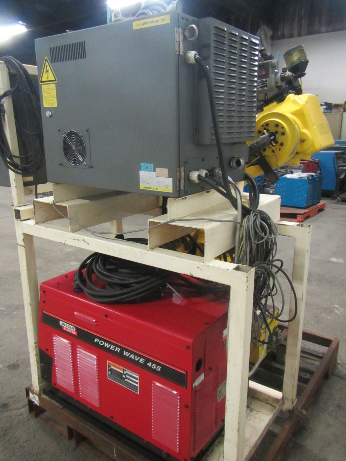 2001 Fanuc Arcmate 120i Welding Robot w RJ3 Control, pendant Lincoln 450 amp welder COMPLETE - Image 3 of 4