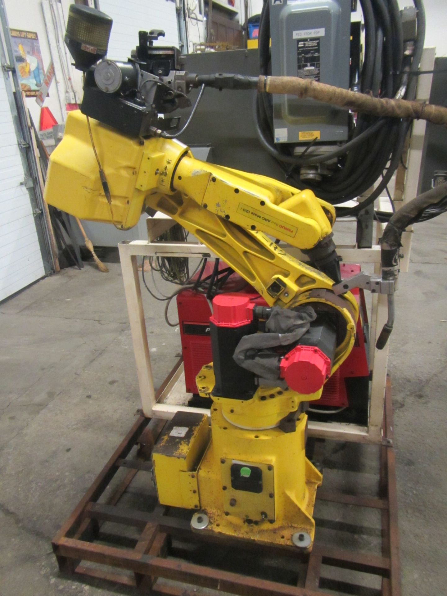 2001 Fanuc Arcmate 120i Welding Robot w RJ3 Control, pendant Lincoln 450 amp welder COMPLETE - Image 2 of 4