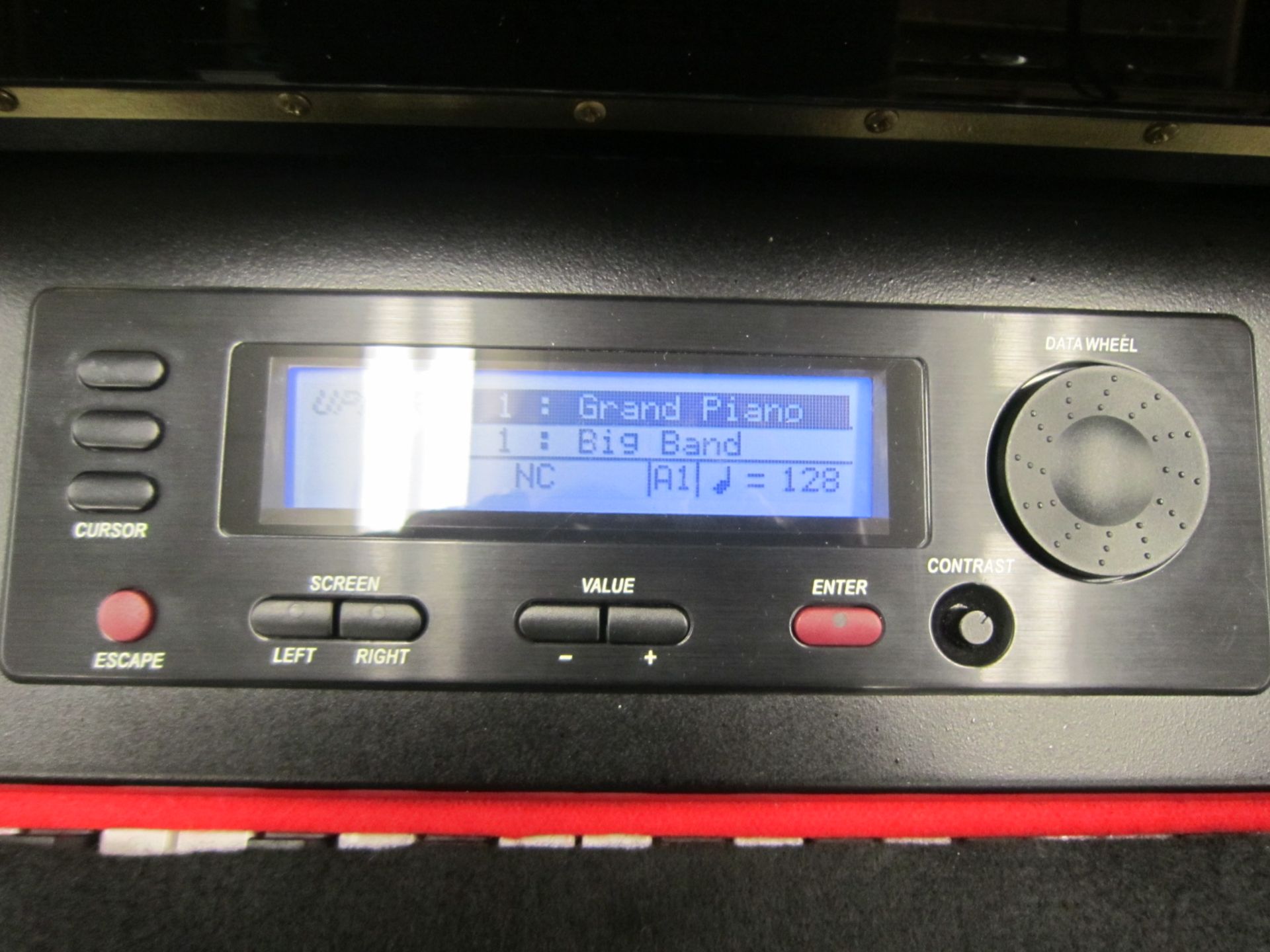 Suzuki GP-3 Mini Grand / Grande Piano - 128 different instrument sounds with SD Memory card slot and - Image 4 of 5