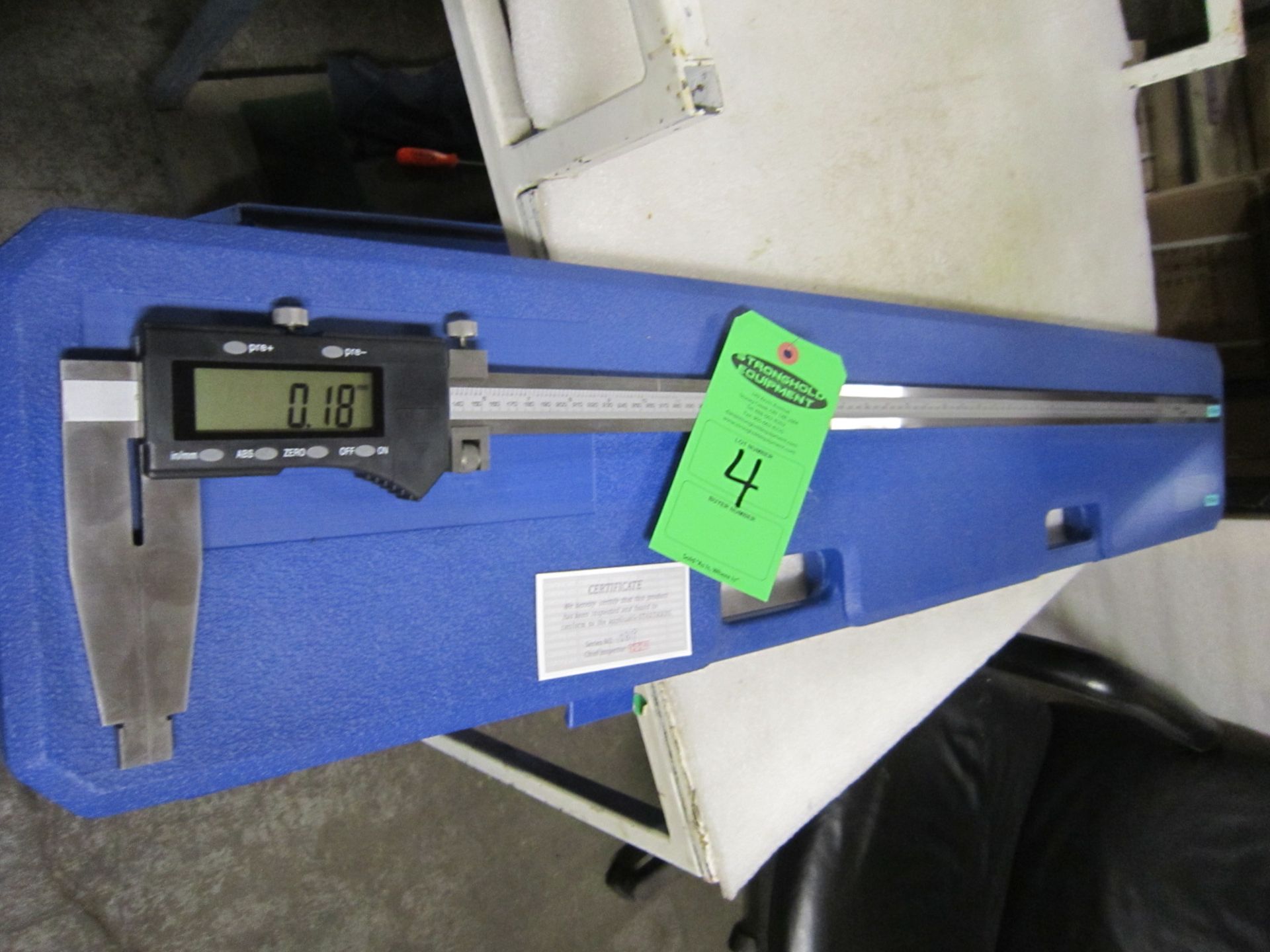 BRAND NEW Fowler 40" / 1000mm Digital Caliper - large digital readout display in case - MINT