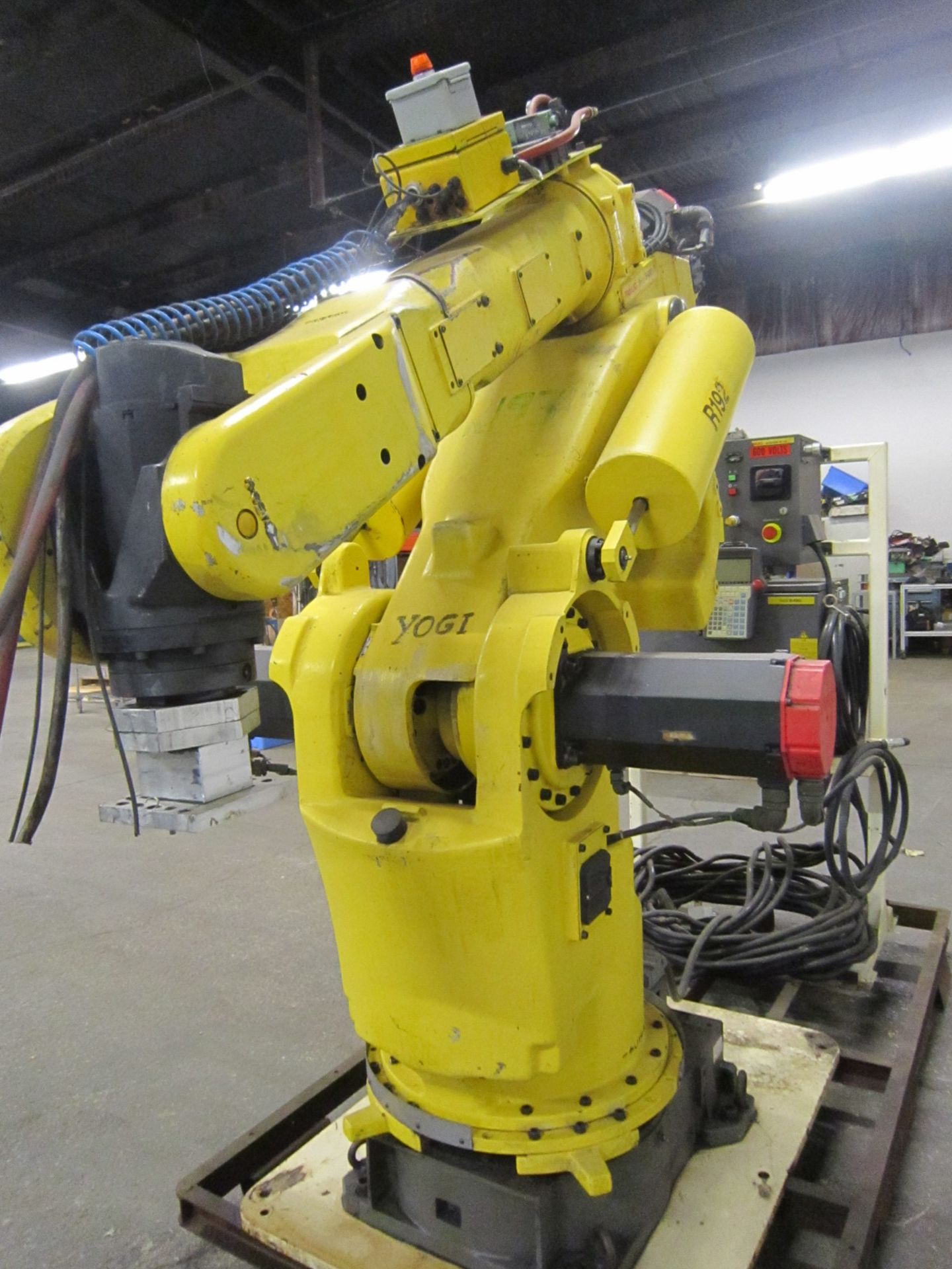 Fanuc S-420iF Industrial Robot - 120kg capacity robotic system with Fanuc R-J2 Controller and - Image 3 of 3