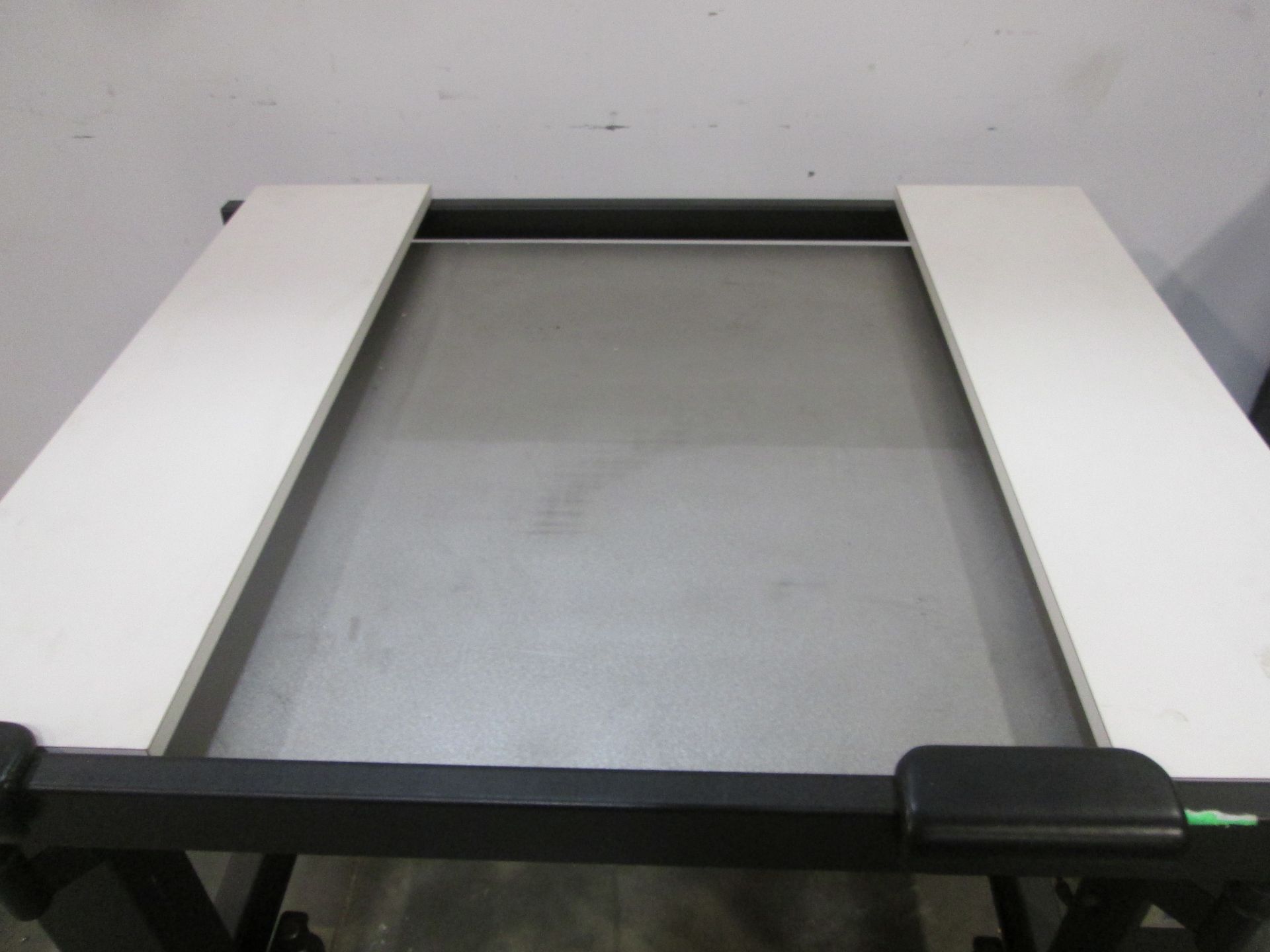 TMC Pneumatic Isolation Table - Image 4 of 4