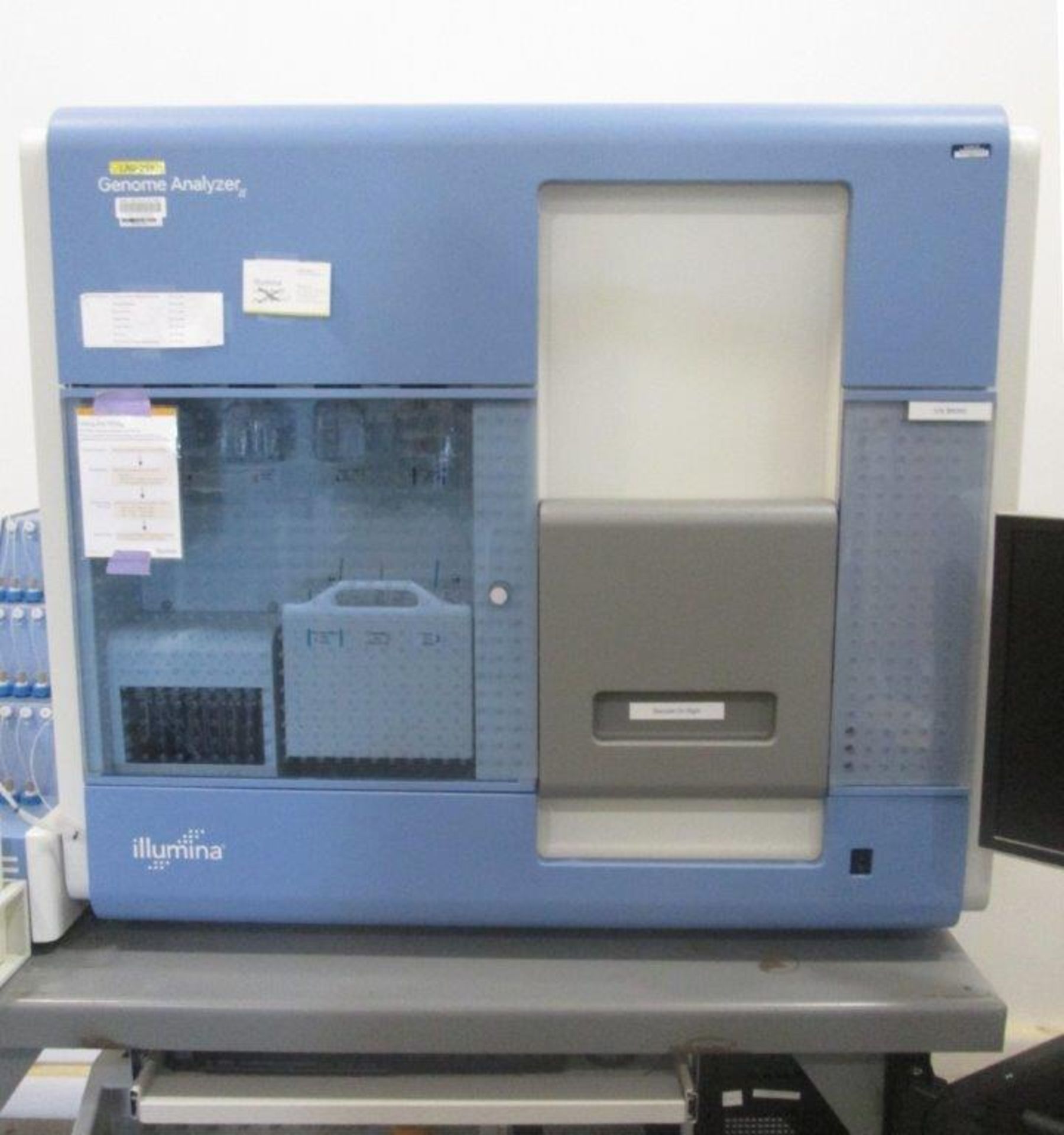 Illumina Genome Analyzer 2 - Image 13 of 15