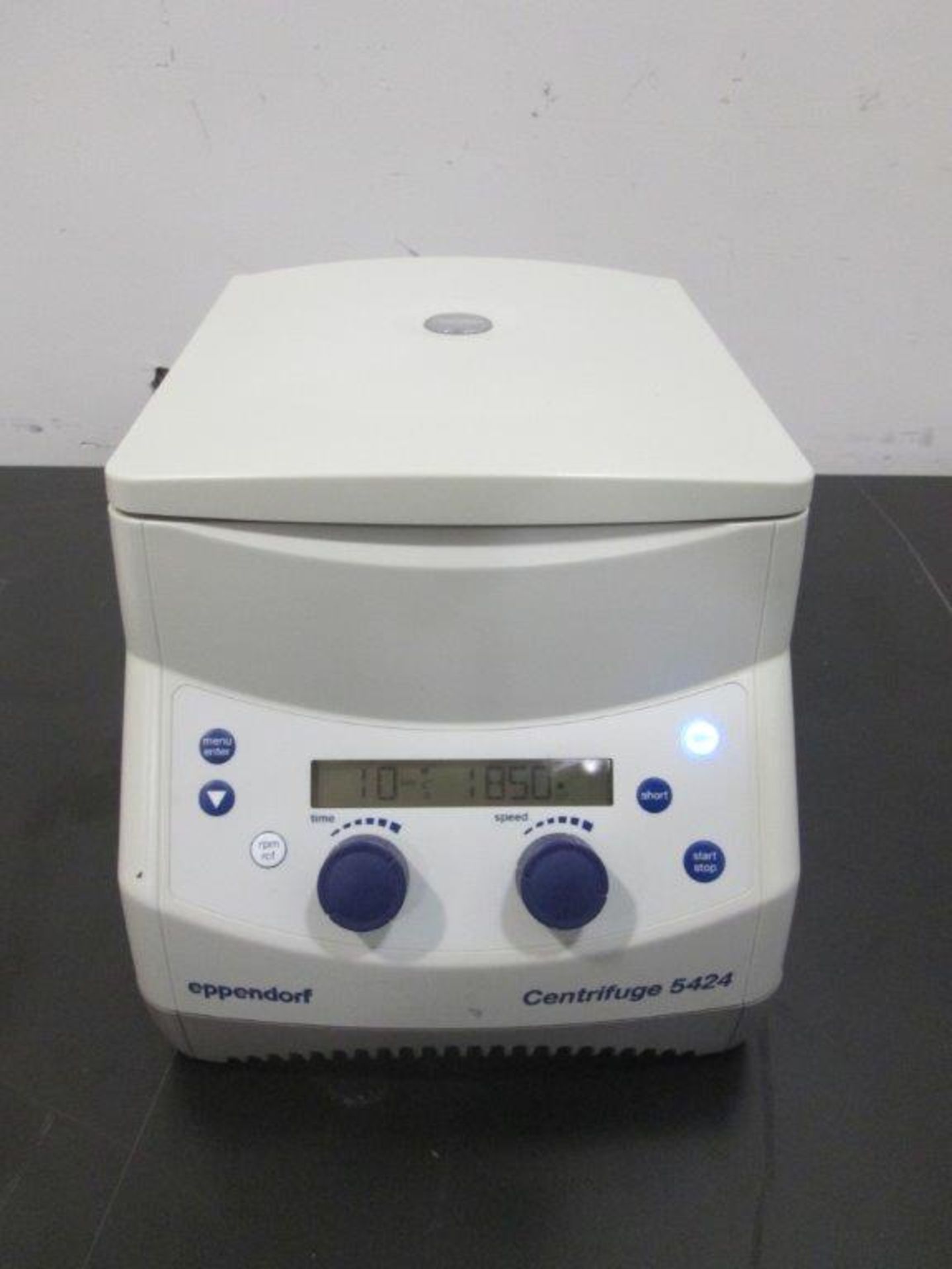 Eppendorf 5424 Centrifuge