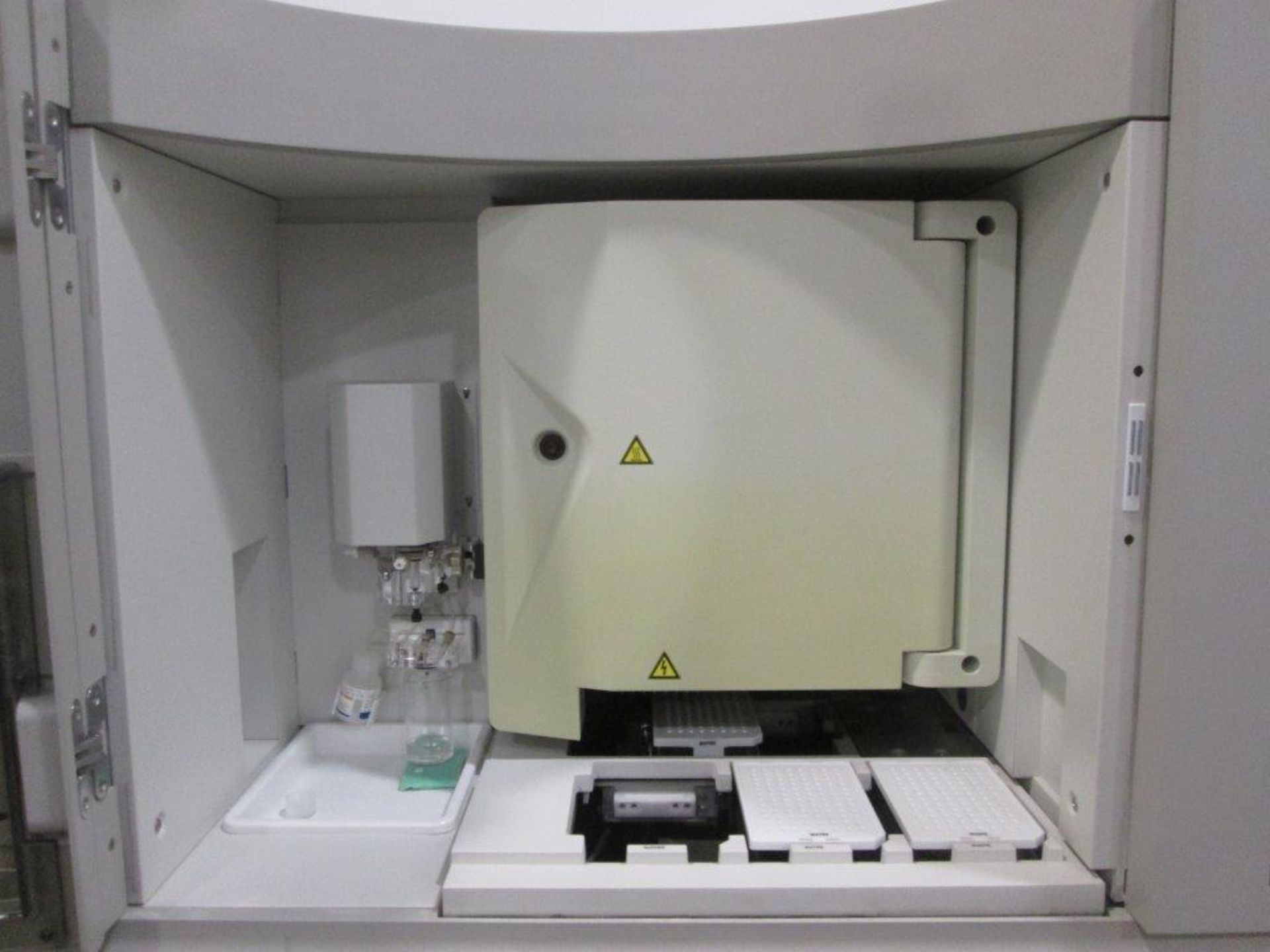 ABI Hitachi 3730 xl DNA Analyzer - Image 2 of 13