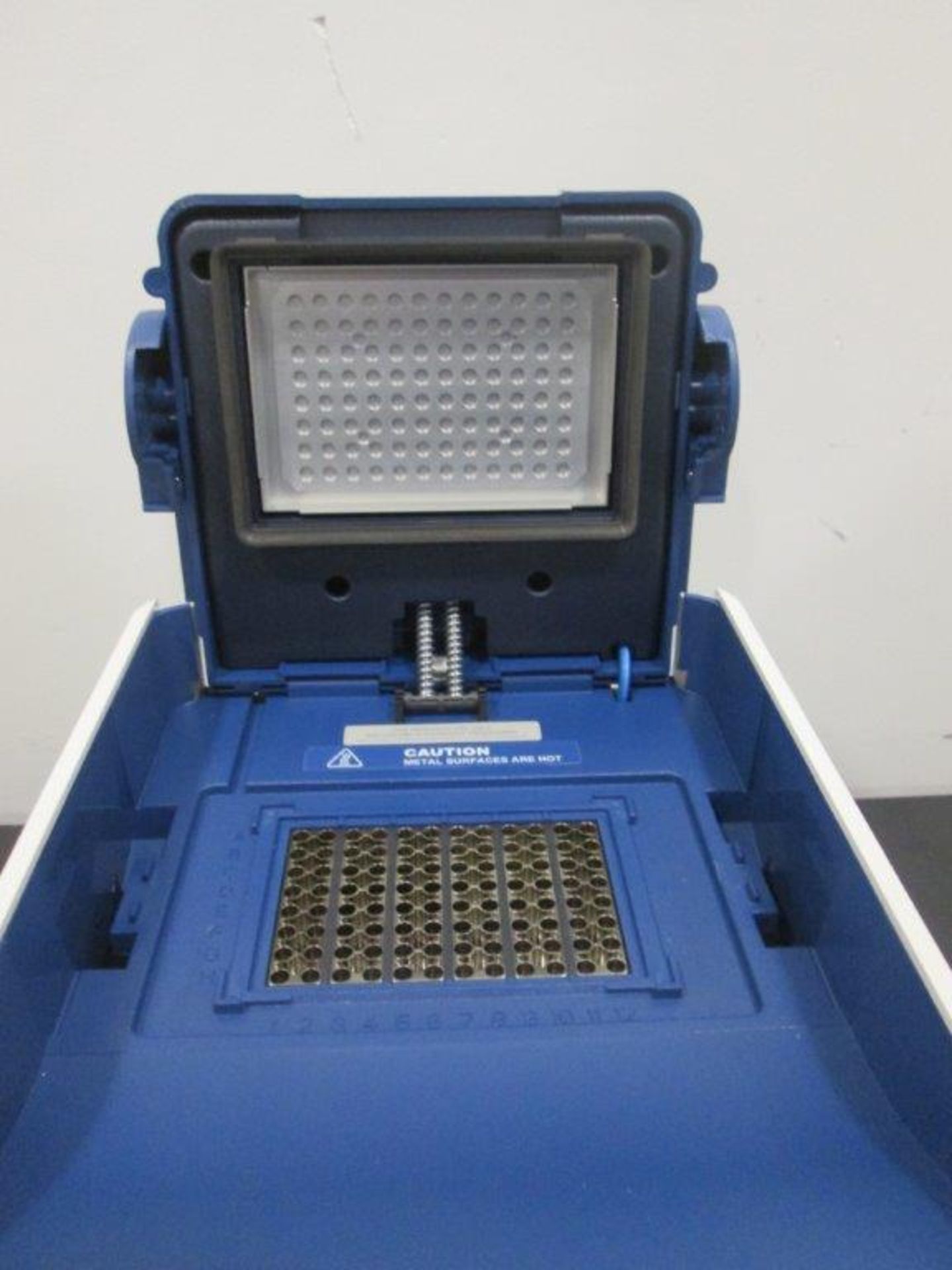 Applied Biosystems Verti 96 Well Thermal Cycler - Image 2 of 4