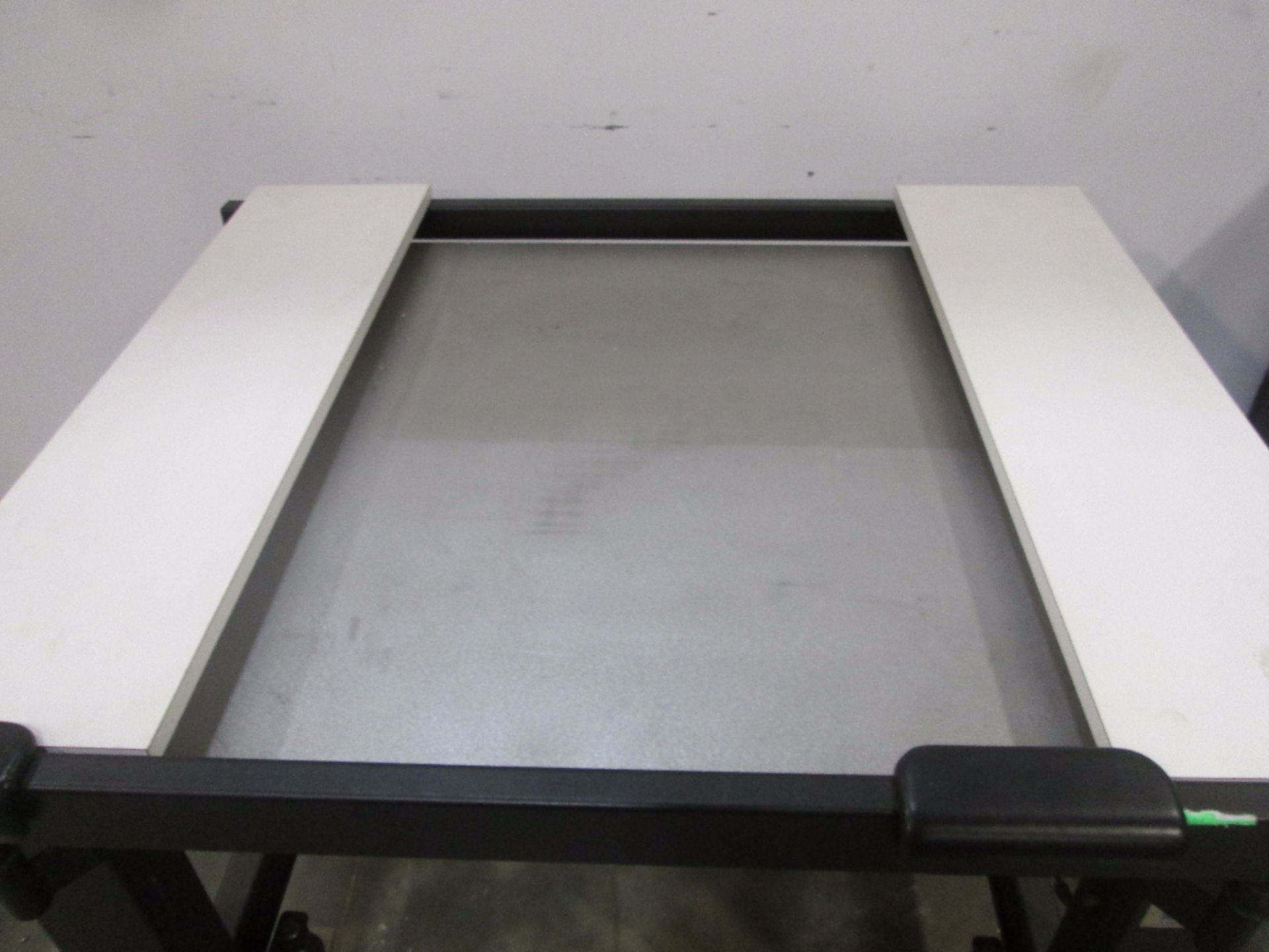 TMC Pneumatic Isolation Table - Image 2 of 3