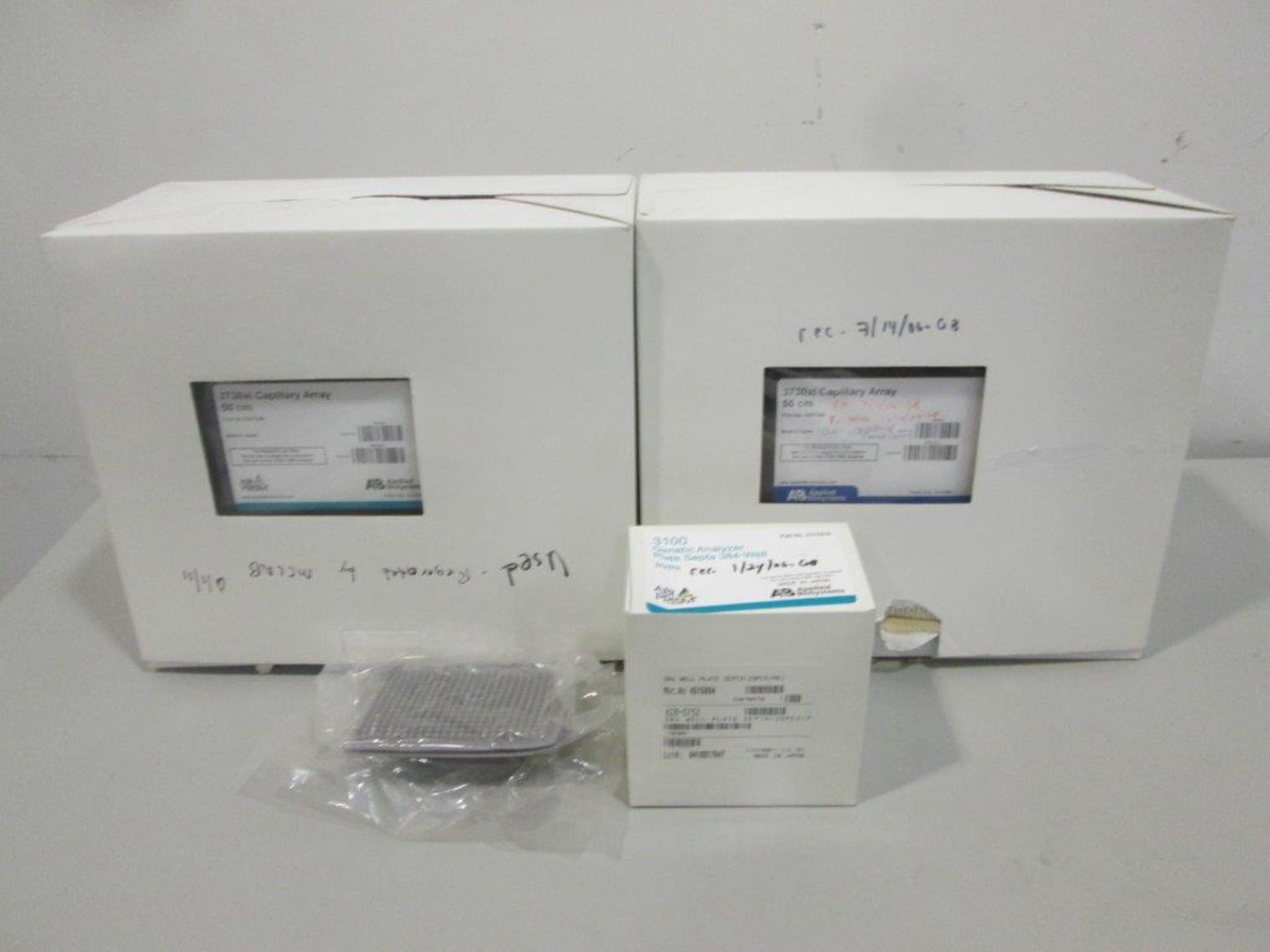 ABI Hitachi 3730 xl DNA Analyzer - Image 9 of 13