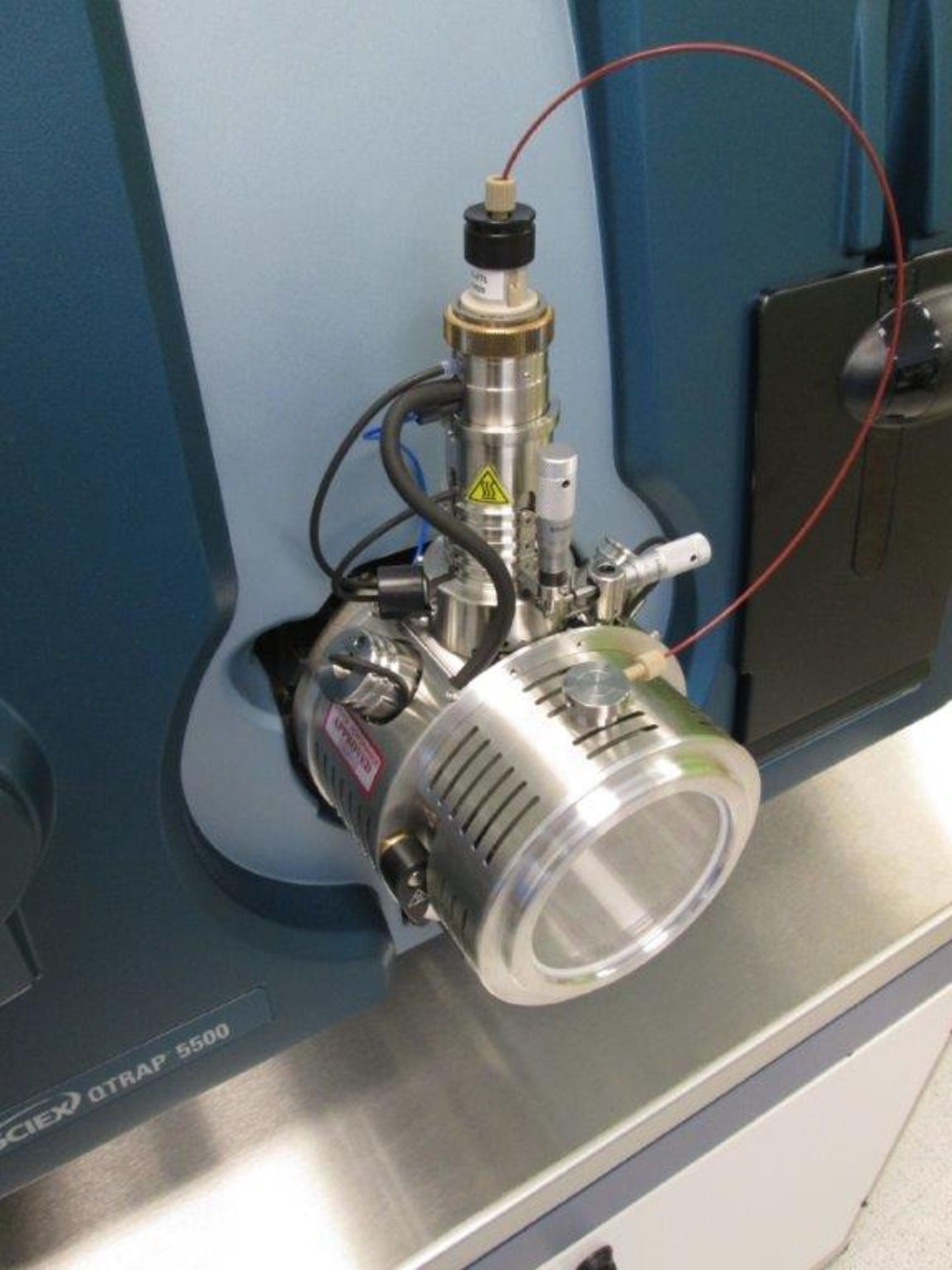 AB Sciex QTRAP 5500 Mass Spectrometer - Image 5 of 9