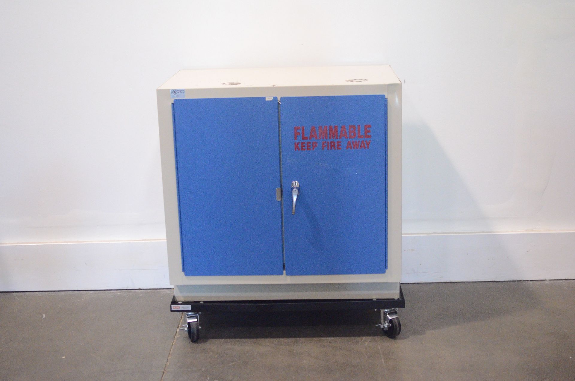 Mott Manufacturing 75L Flammable Under Counter Storage Cabinet