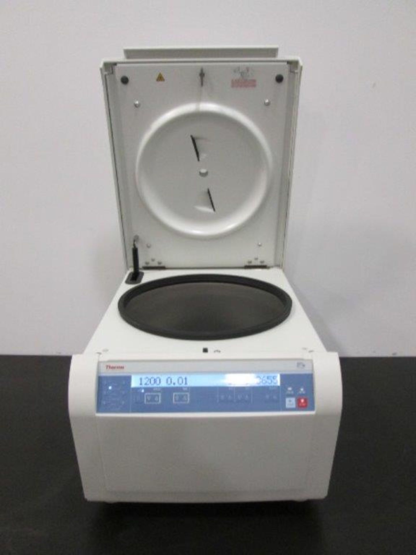 Thermo Scientific Sorvall ST16 Benchtop Centrifuge, Refurbished