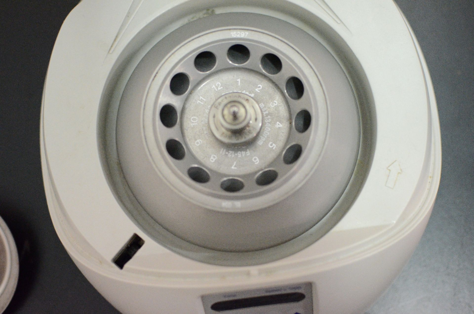 Eppendorf 5452 MiniSpin Centrifuge - Image 2 of 2