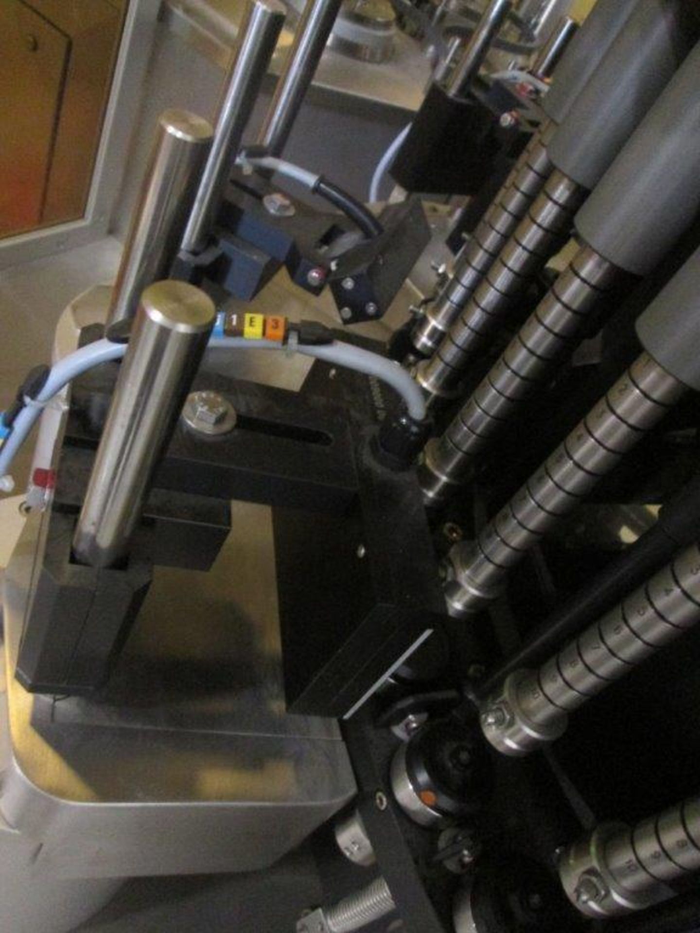 Seidenader LI-40 Automatic Vial Inspection Machine - Image 11 of 16