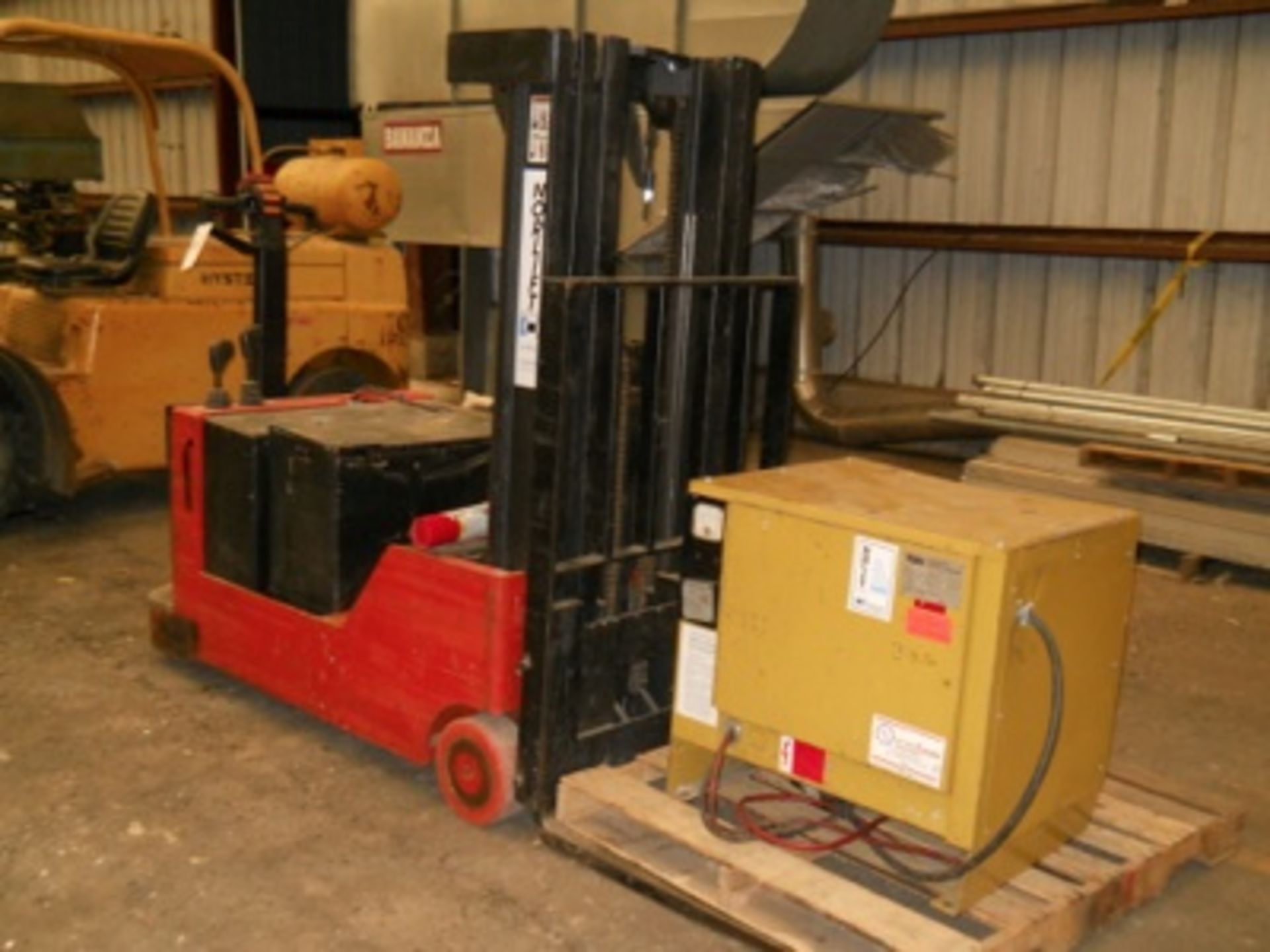 Norlift mod. CSX40, 4000lb. Elec. Forklift - Image 2 of 2