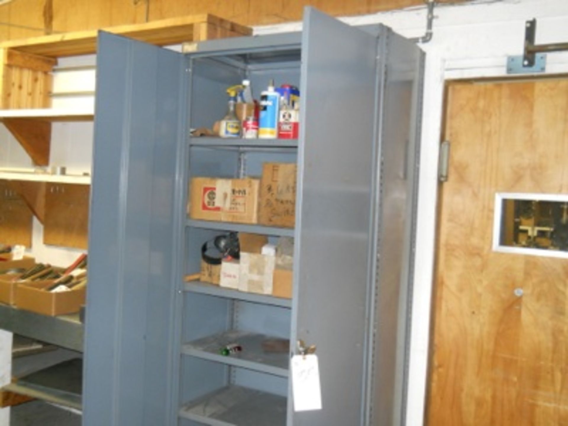 (Lot) Storage Cabinet