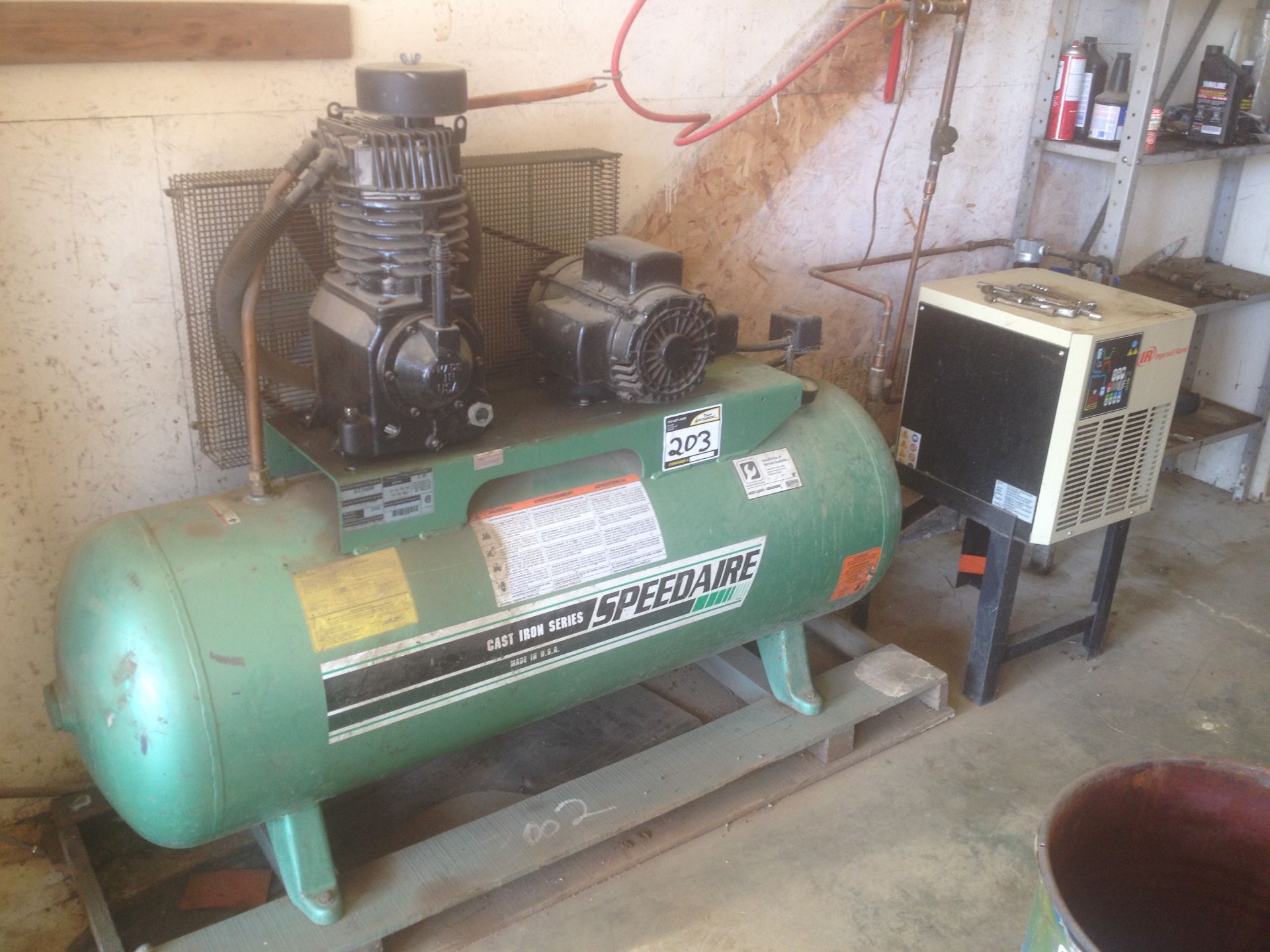 60 GALLON SHOP AIR COMPRESSOR C/W AIR DRYER UNIT (BUYER RESPONSIBLE FOR DISMANTLING)