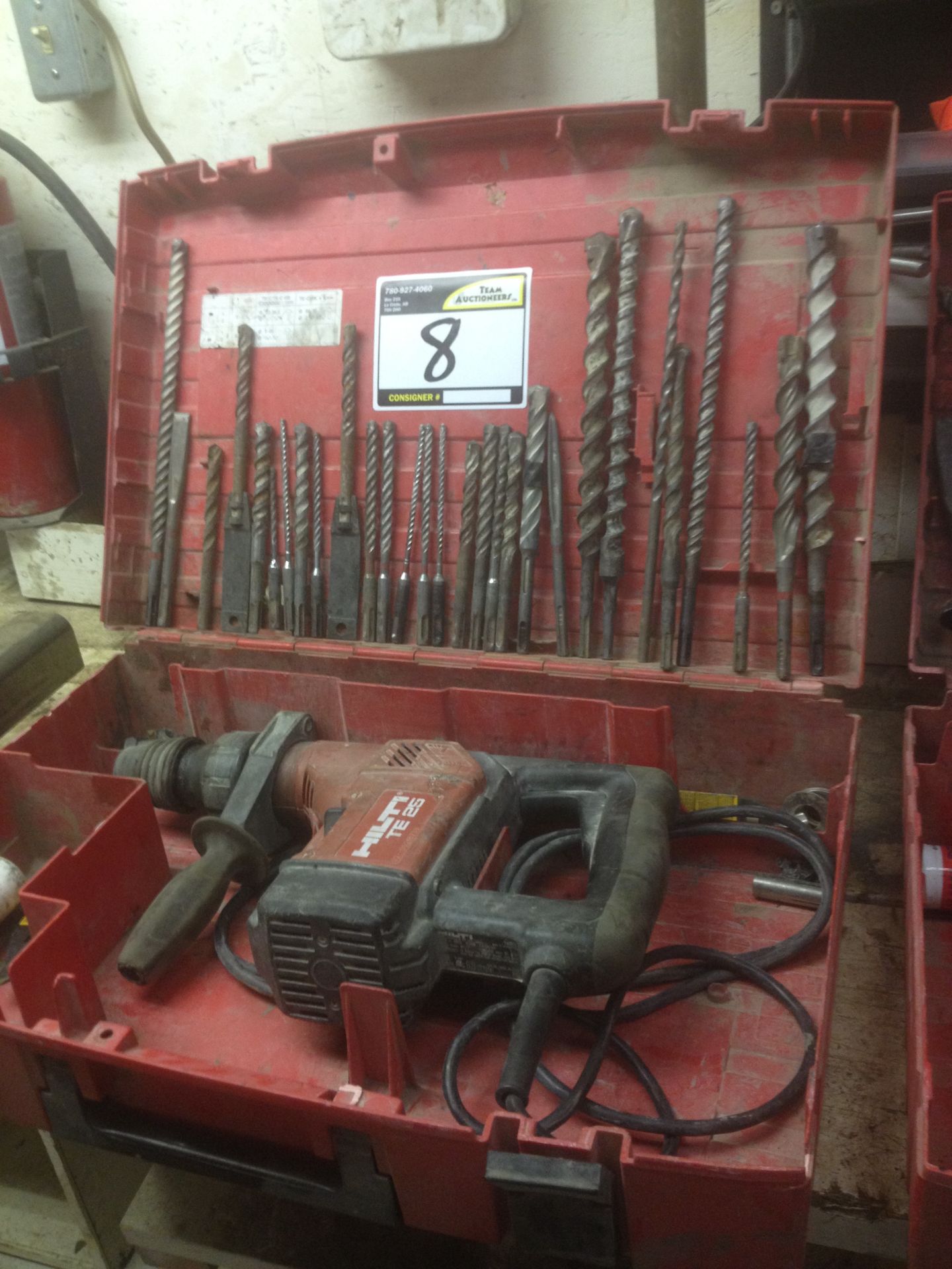 HILTI TE25 HAMMER DRILL C/W CASE AND BIT