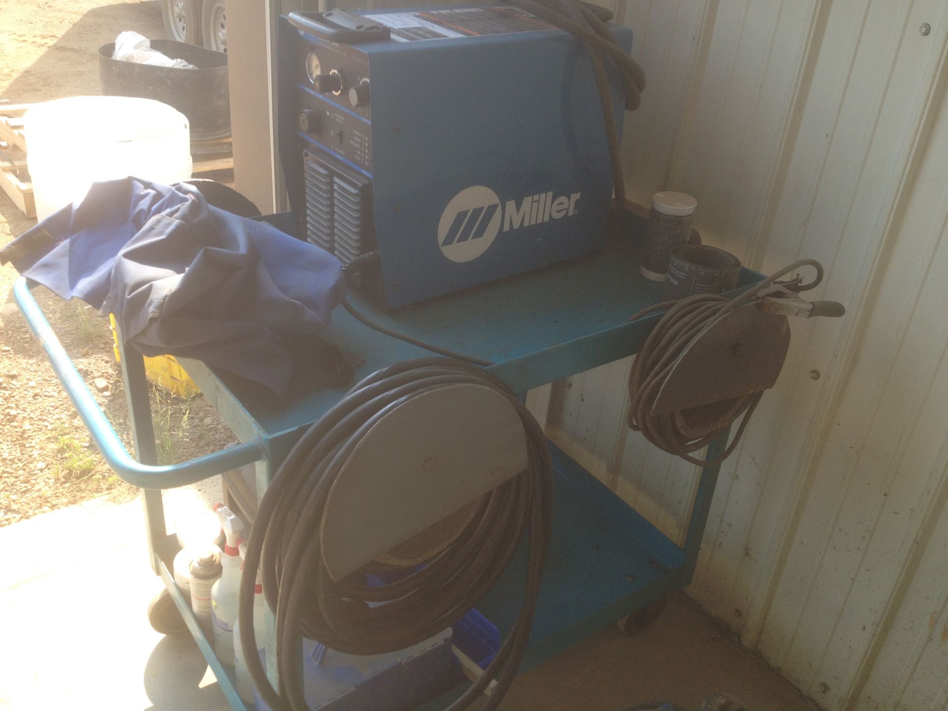 MILLER 2050 PLASMA CUTTER C/W CART AND CONTENTS - Image 2 of 2