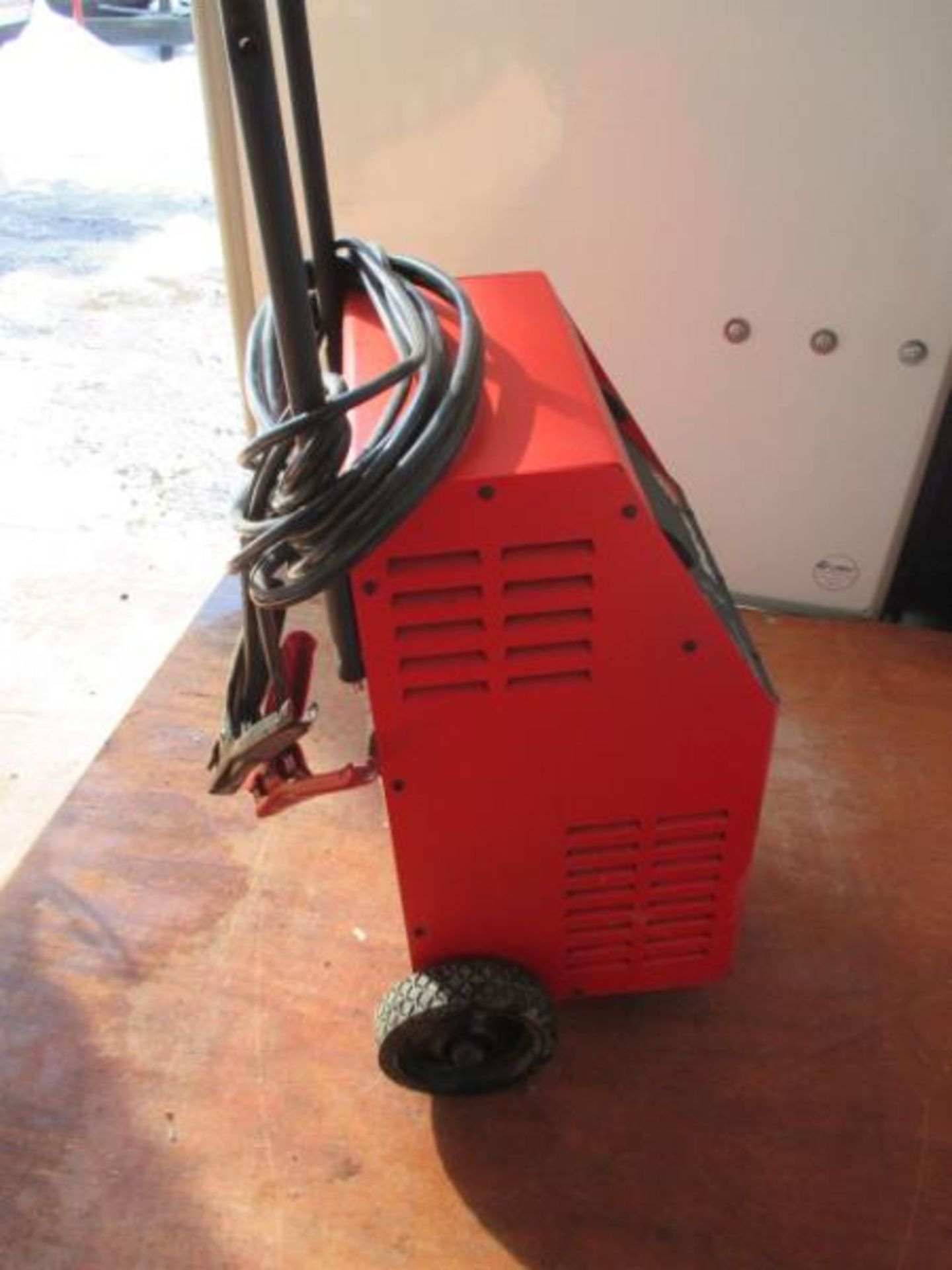 Snap-On Fast 420 Battery Charger on Wheels, Model: BC4200, SN: 0225B1328 Model: BC4200, SN: - Image 5 of 6