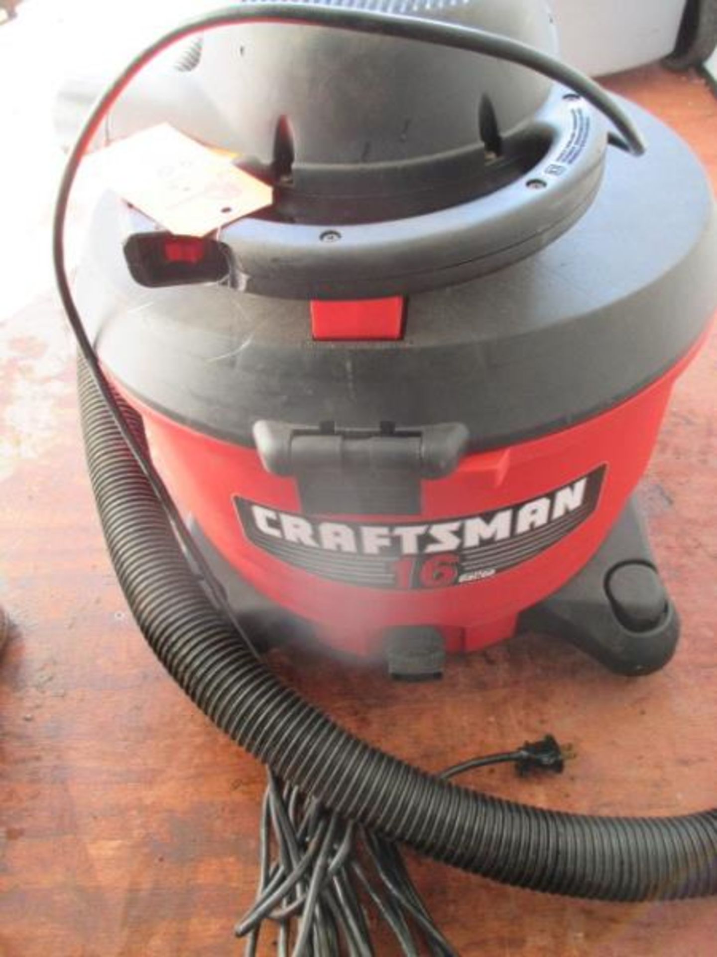 Crafsman Wet / Dry Vac, 16 Gallon, 6.25 Peak HP, 210 Blower MPH, Red 210 Blower MPH, Red