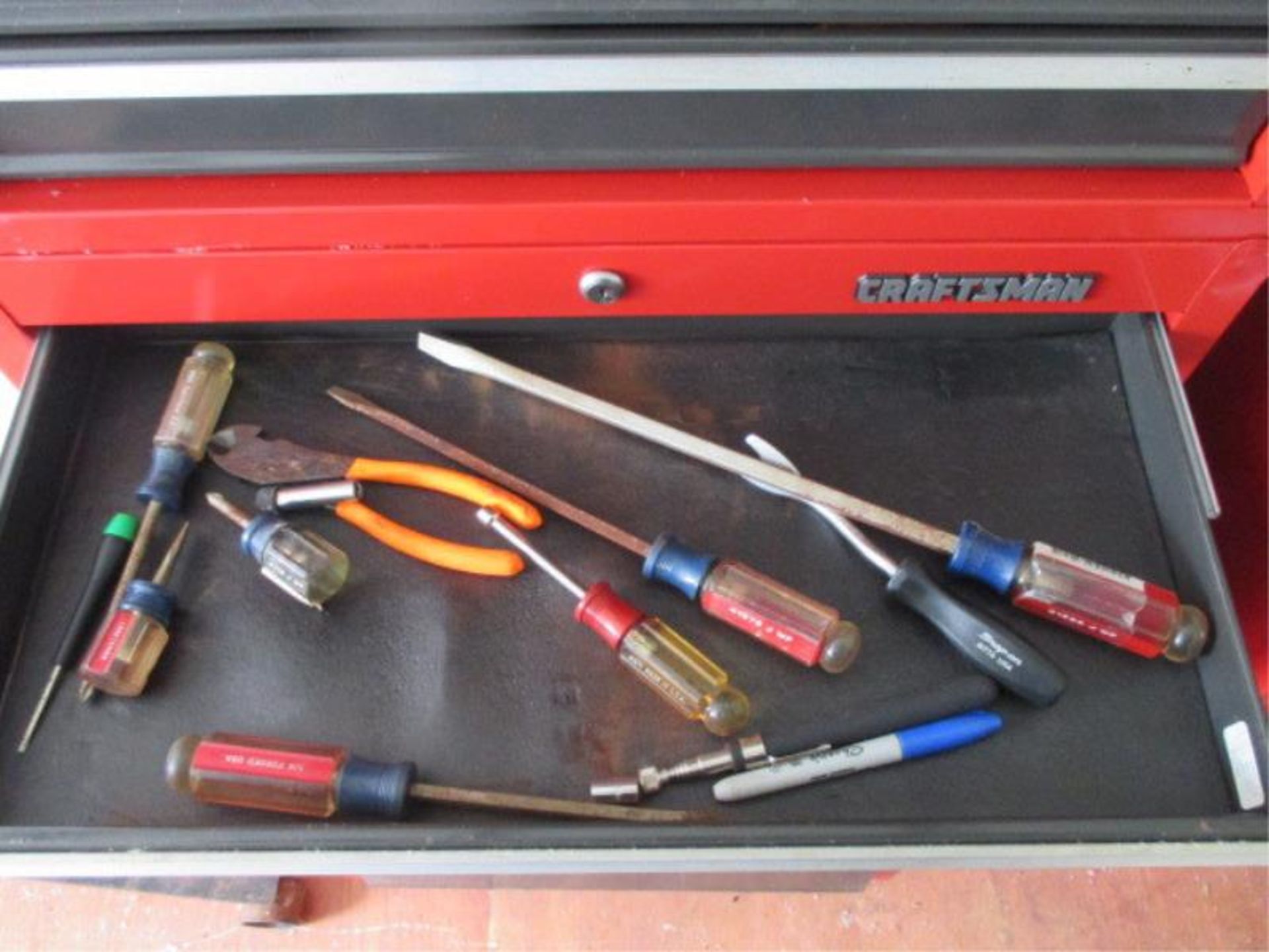 Craftsman Rolling Tool Box, Red, 3 Sections, 15 Drawers, Lower Lift Cover, Lift Top, Lockable w/ - Image 9 of 16