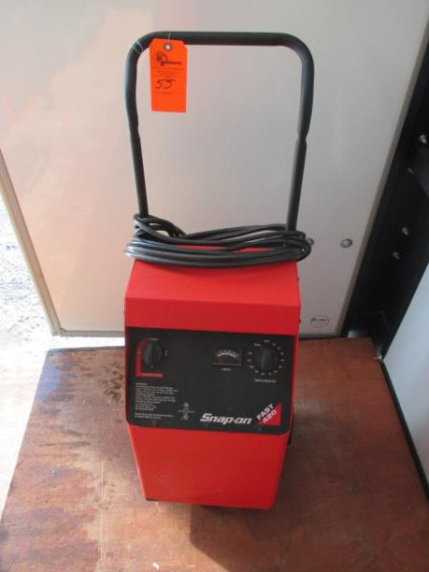 Snap-On Fast 420 Battery Charger on Wheels, Model: BC4200, SN: 0225B1328 Model: BC4200, SN: