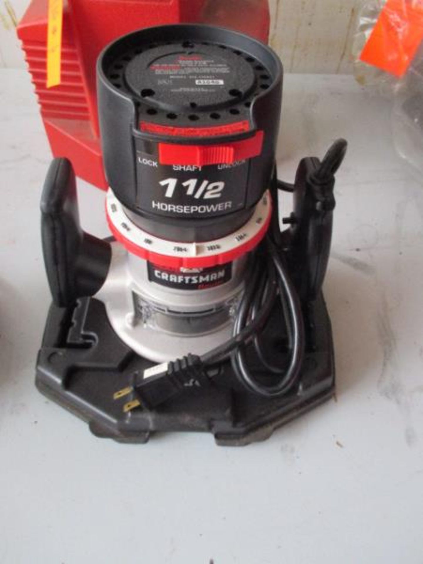 Craftsman Router, Model :315-174921, Double Insulated, 2500 R.P.M. w/ Case, (1) Black & Decker 7 1/ - Image 3 of 6