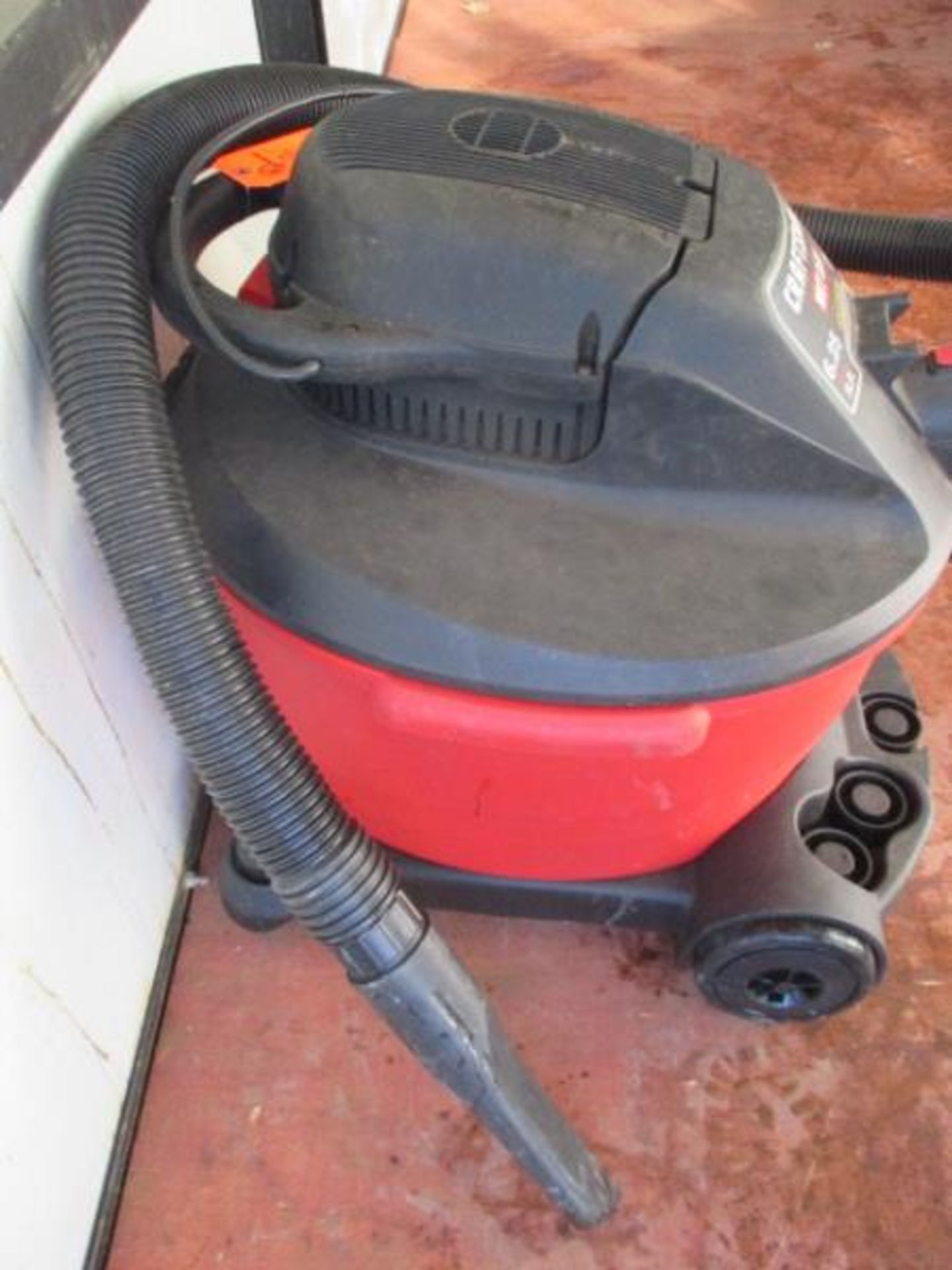Crafsman Wet / Dry Vac, 16 Gallon, 6.25 Peak HP, 210 Blower MPH, Red 210 Blower MPH, Red - Image 4 of 5