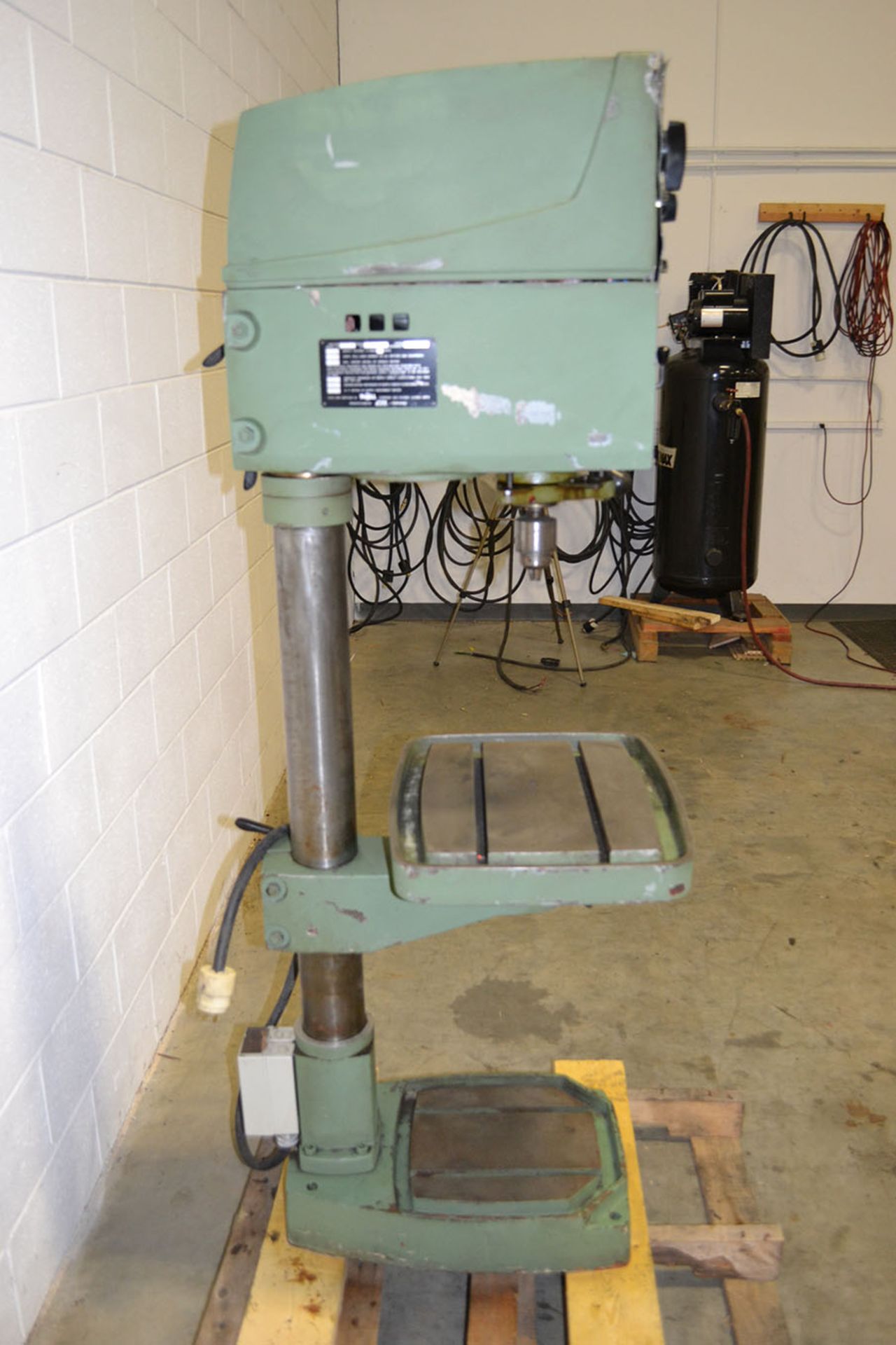 DoAll DG2 20" Geared Head Heavy Duty Drill Press - Image 8 of 12