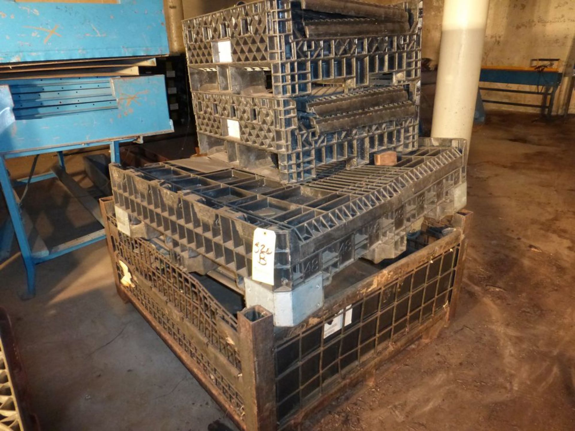 Lot, Wire Parts Basket, Plastic Parts Baskets