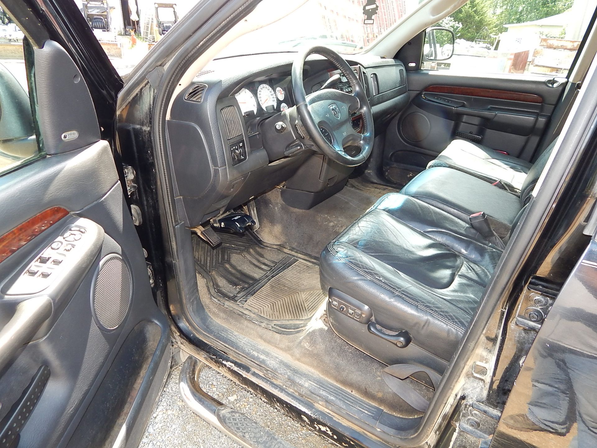 2004 DODGE 3500 4-Door Pickup Truck, Black, Dual Rear Tires, 8 ft. Bed, Auto, VIN 3D7MA48C93G859310, - Image 15 of 22