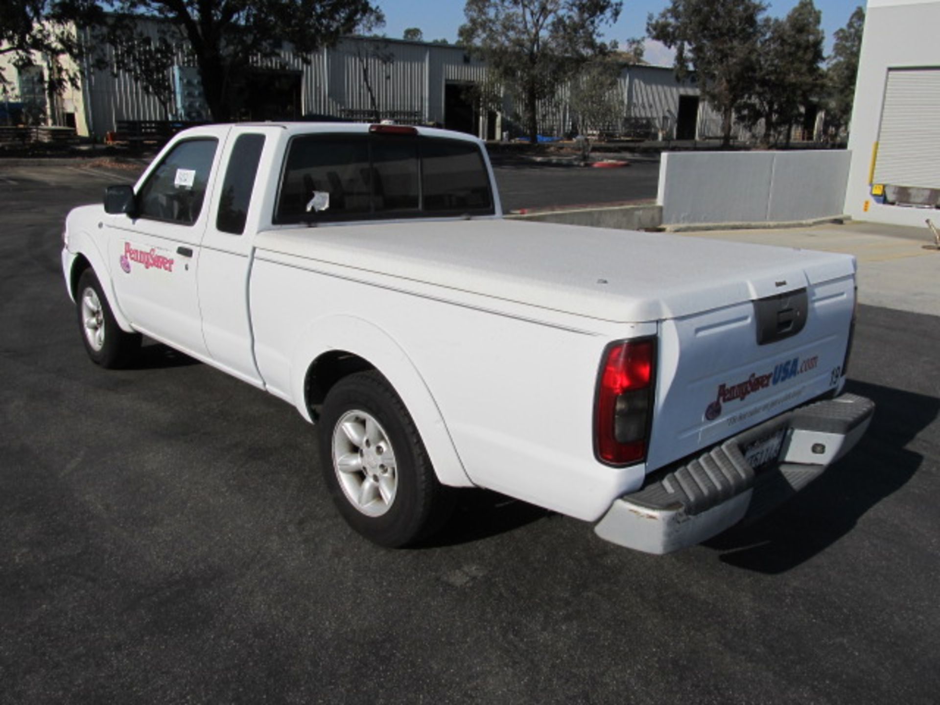 2001 Nissan Frontier XE Pick Up Truck With 4 Cylinder Twin Cam 16 Valve Engine, 5 Speed Manual - Image 6 of 8